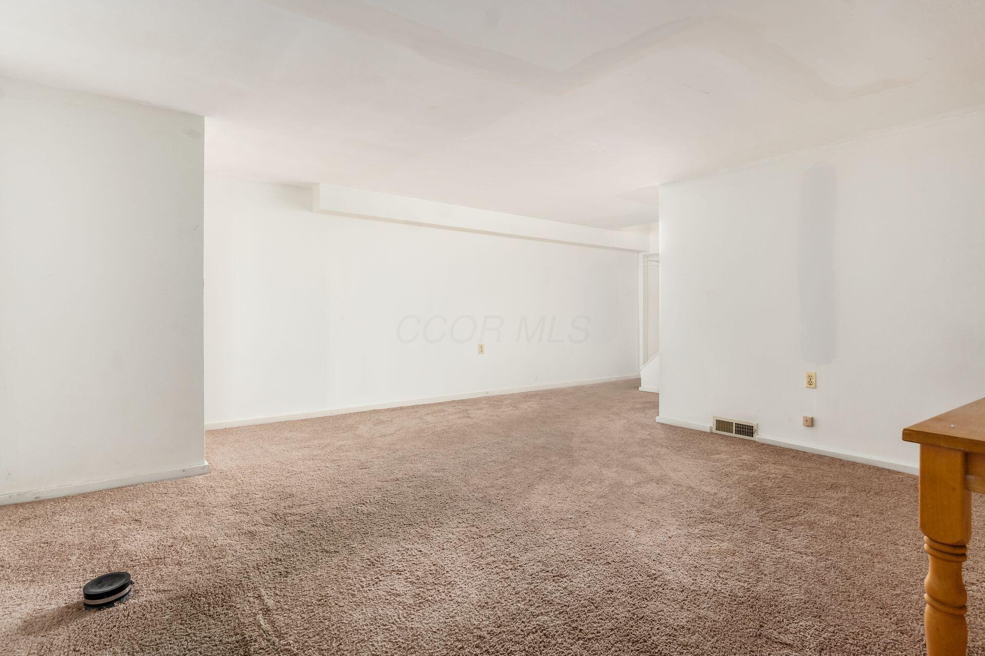 1530-1540 Longeaton Drive Property Photo 21