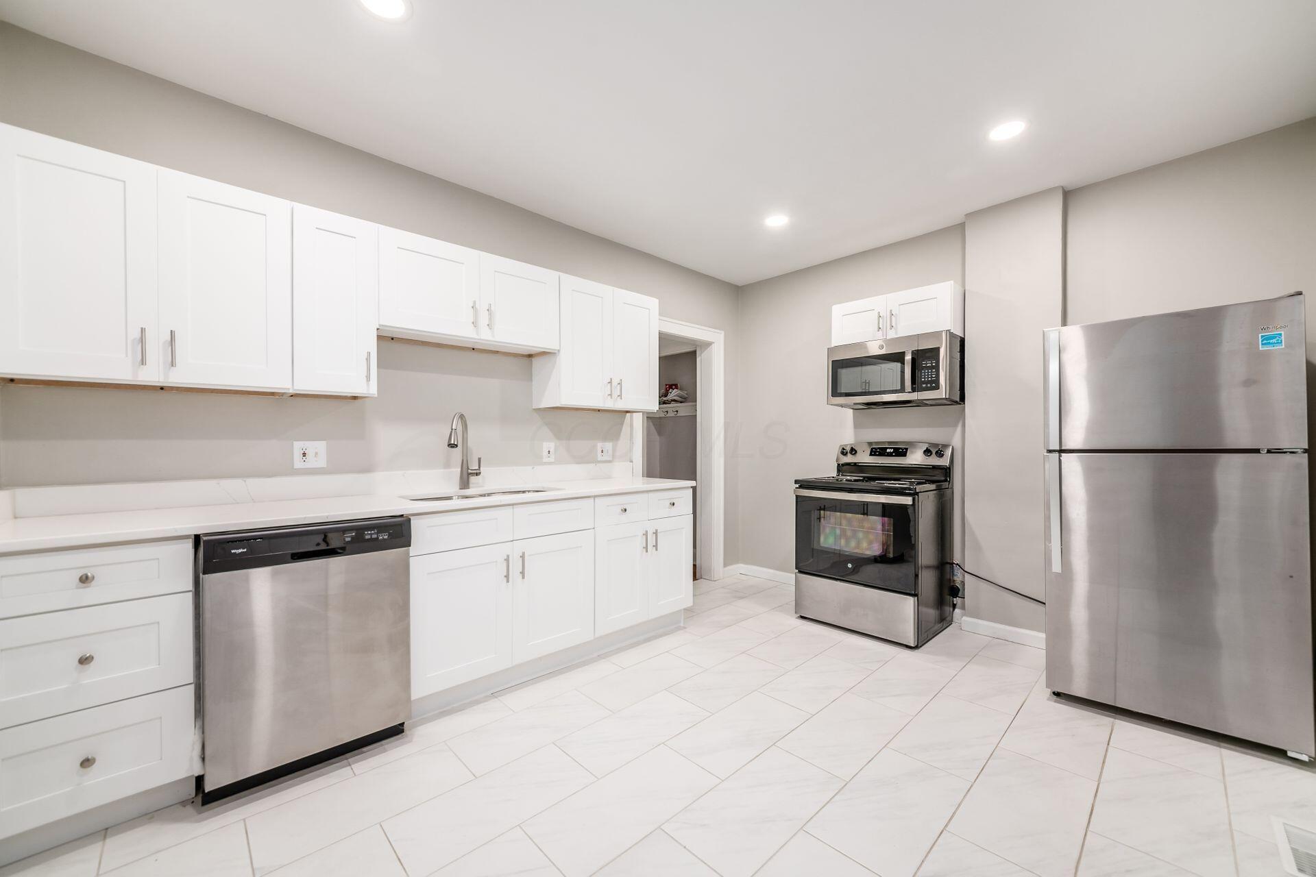 73-75 E Markison Avenue Property Photo 8