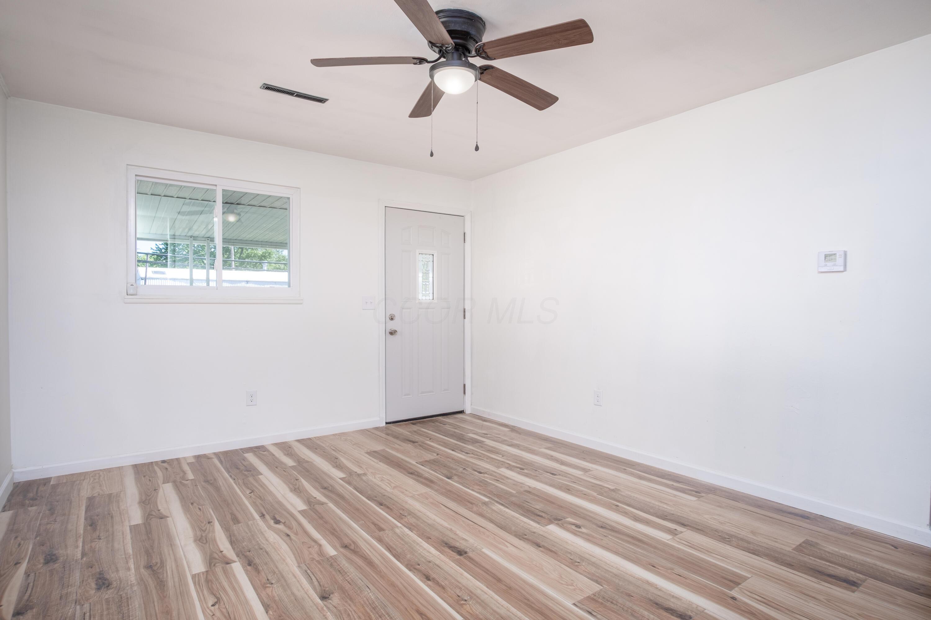 977 Hilock Road Property Photo 4