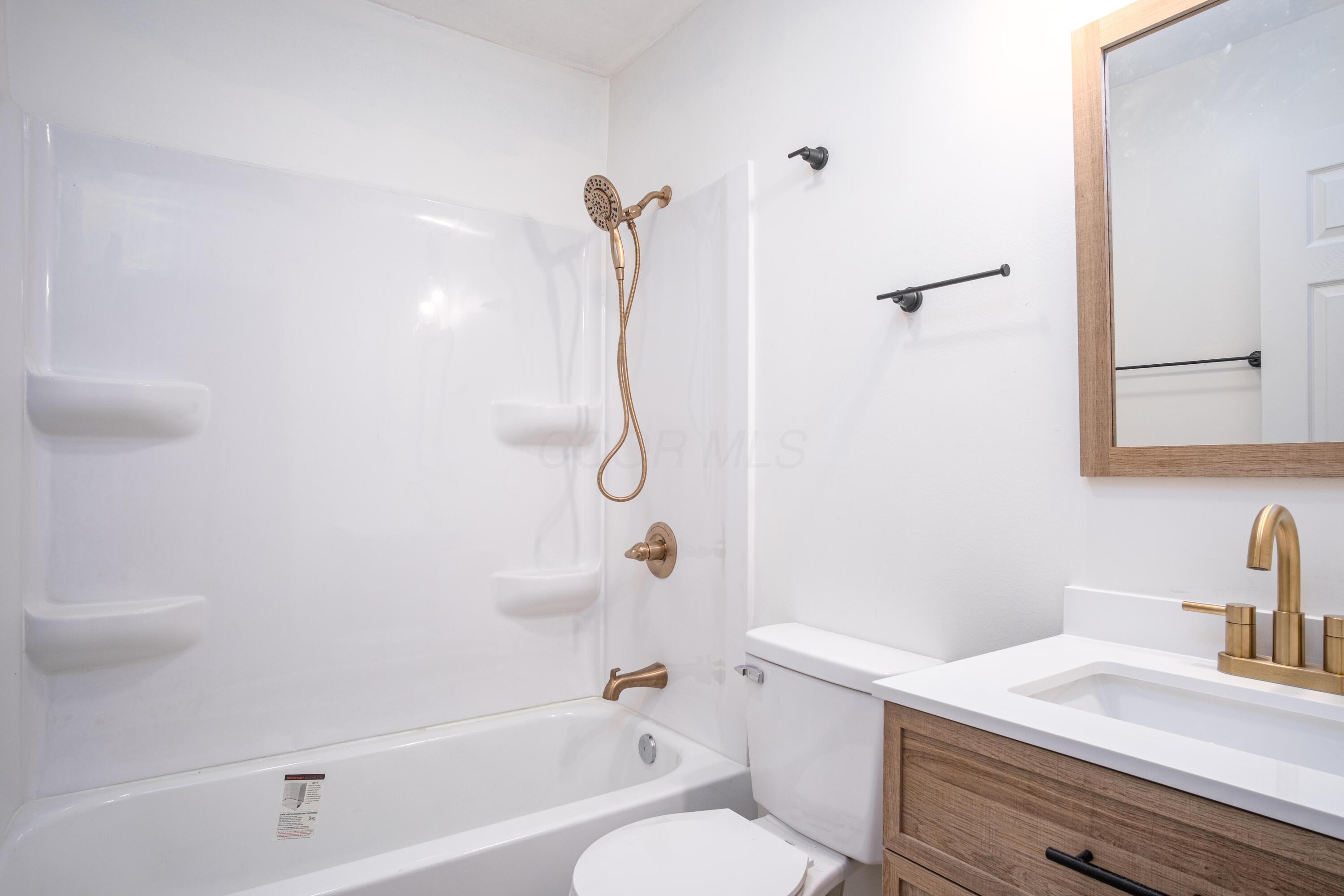 977 Hilock Road Property Photo 7