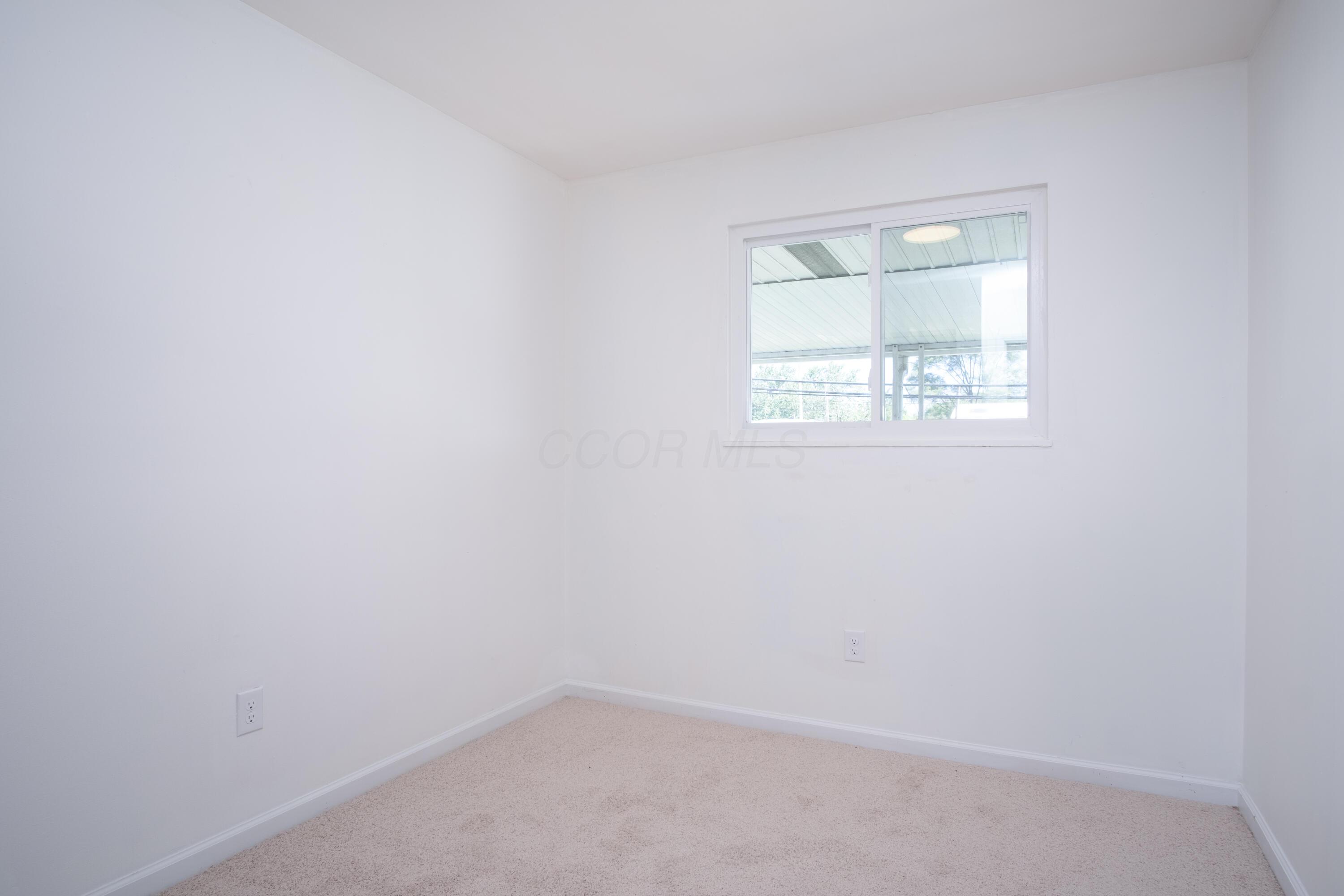 977 Hilock Road Property Photo 8