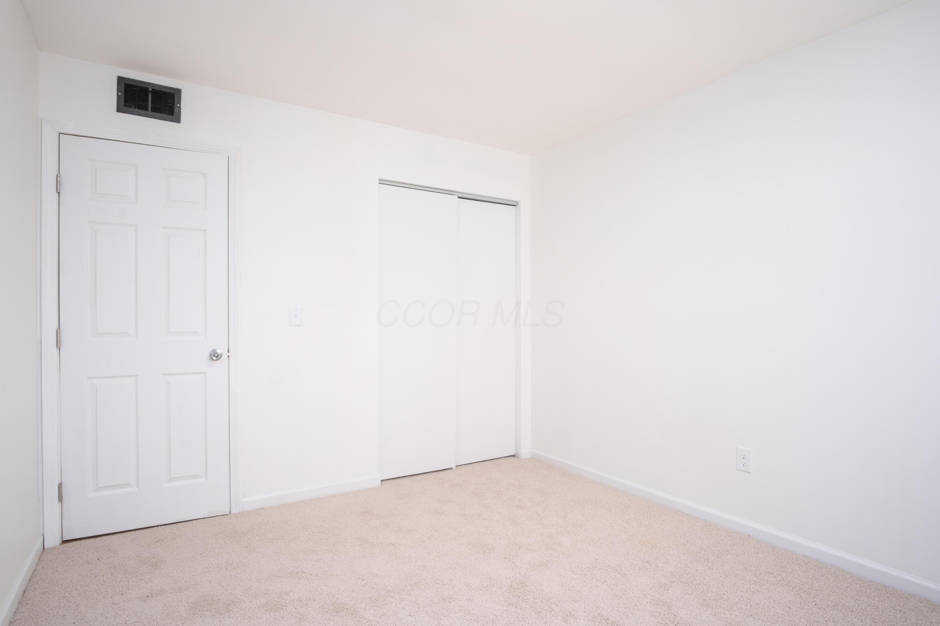 977 Hilock Road Property Photo 9