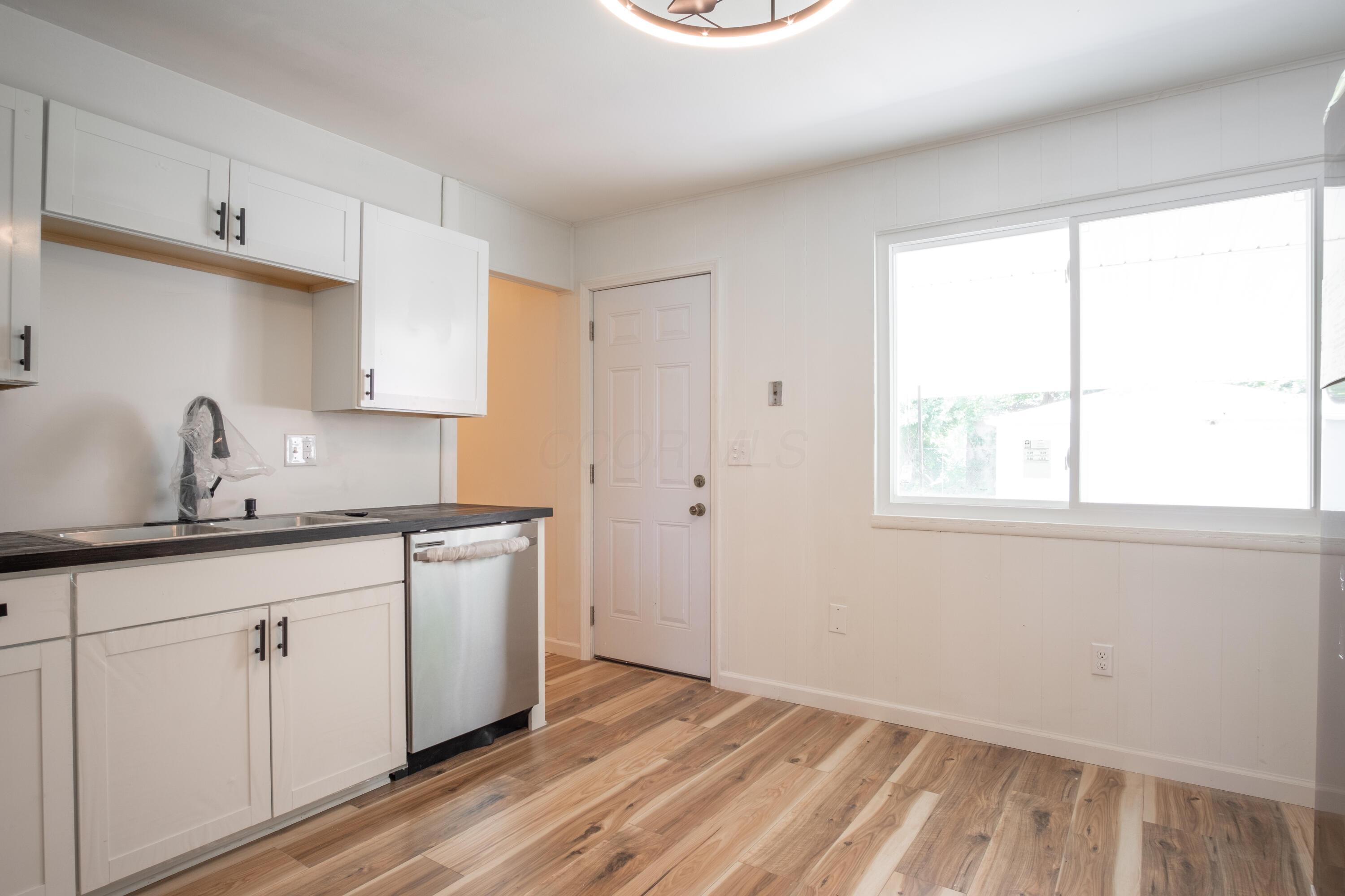 977 Hilock Road Property Photo 14