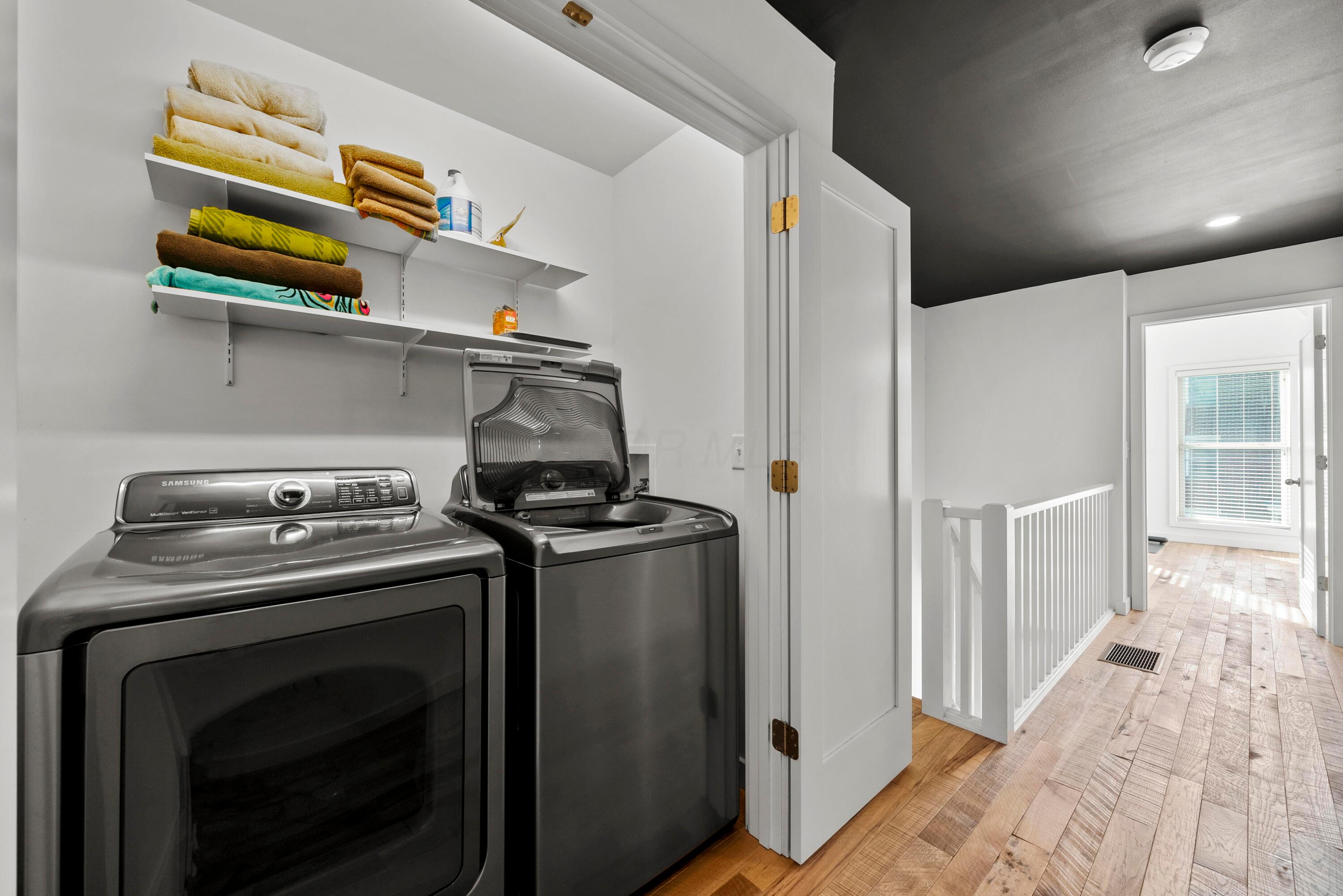 978 Summit Street Property Photo 17