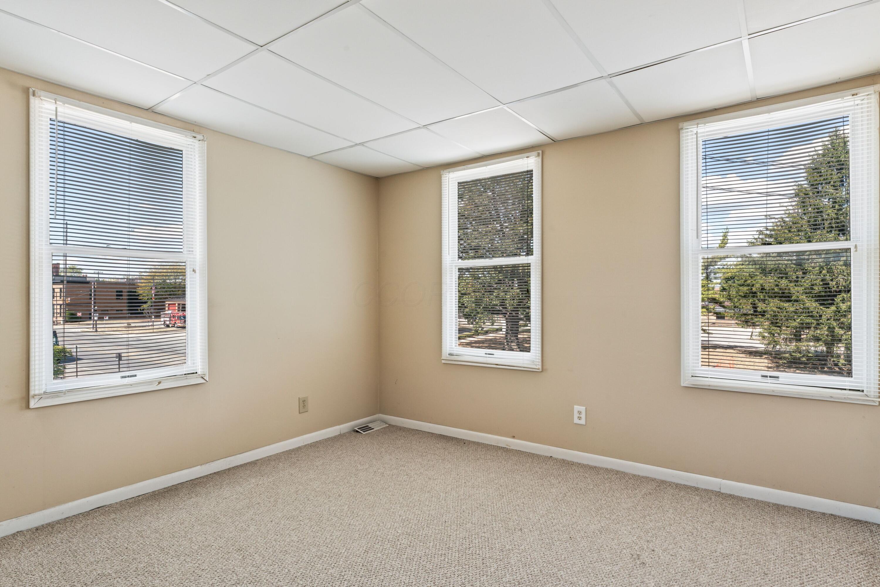 2219 W Broad Street Property Photo 12