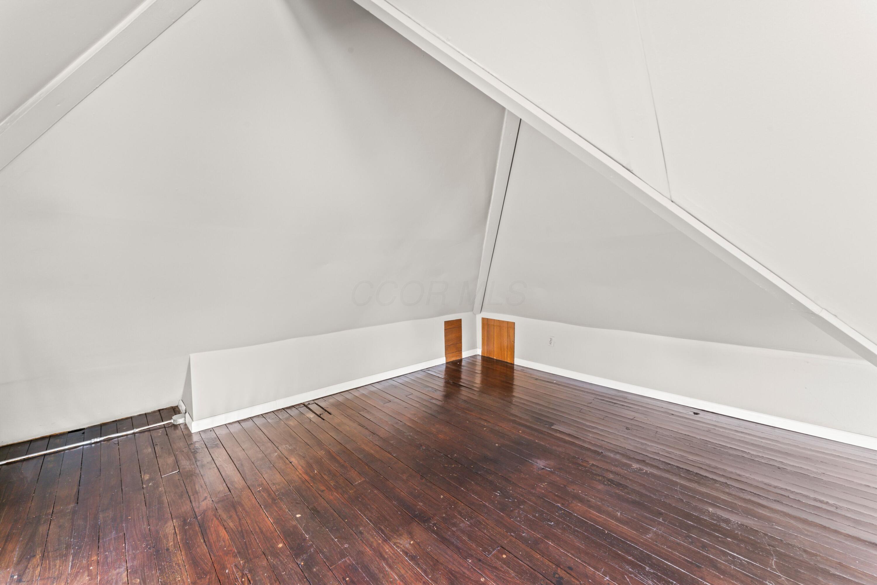 2219 W Broad Street Property Photo 17