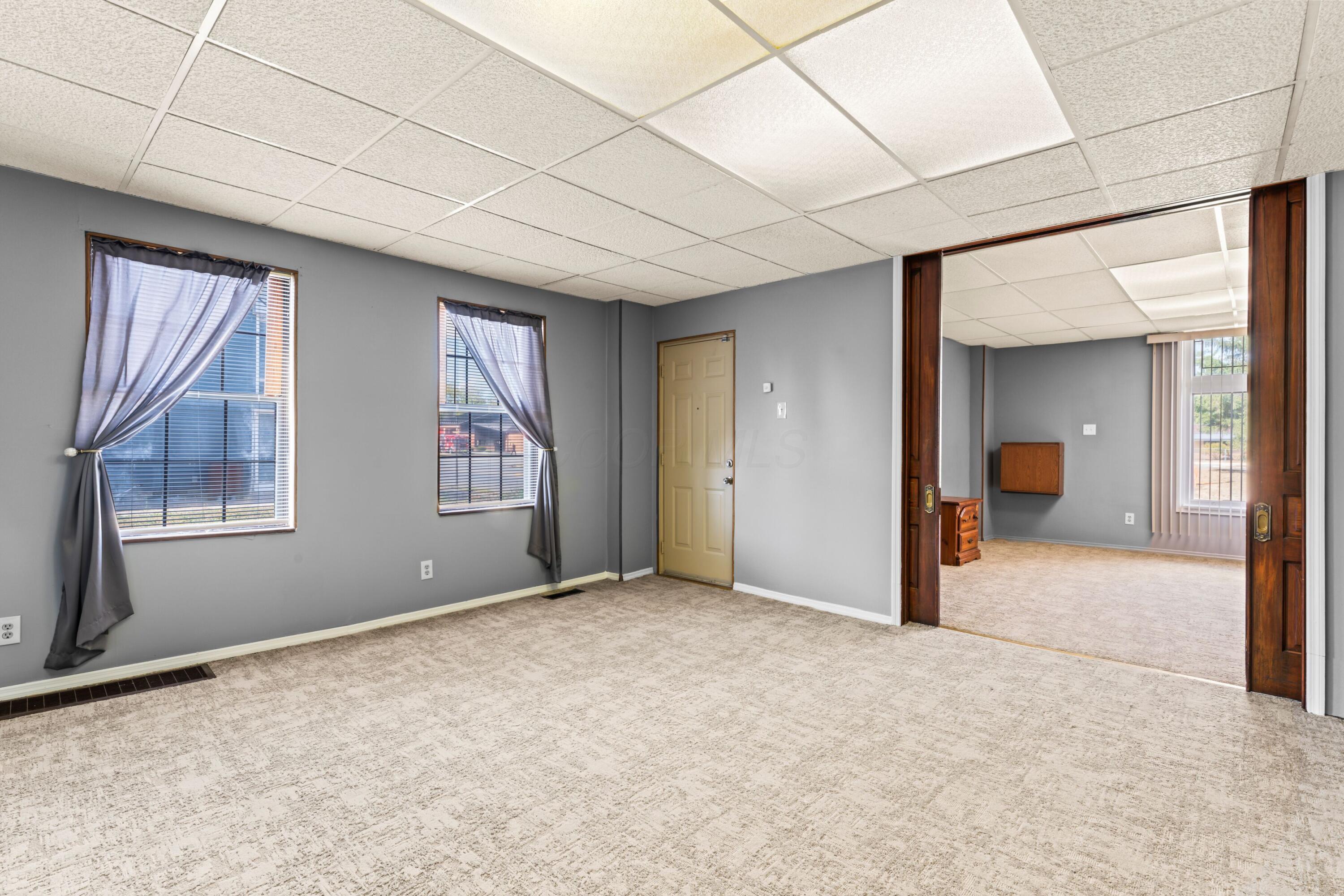 2219 W Broad Street Property Photo 28