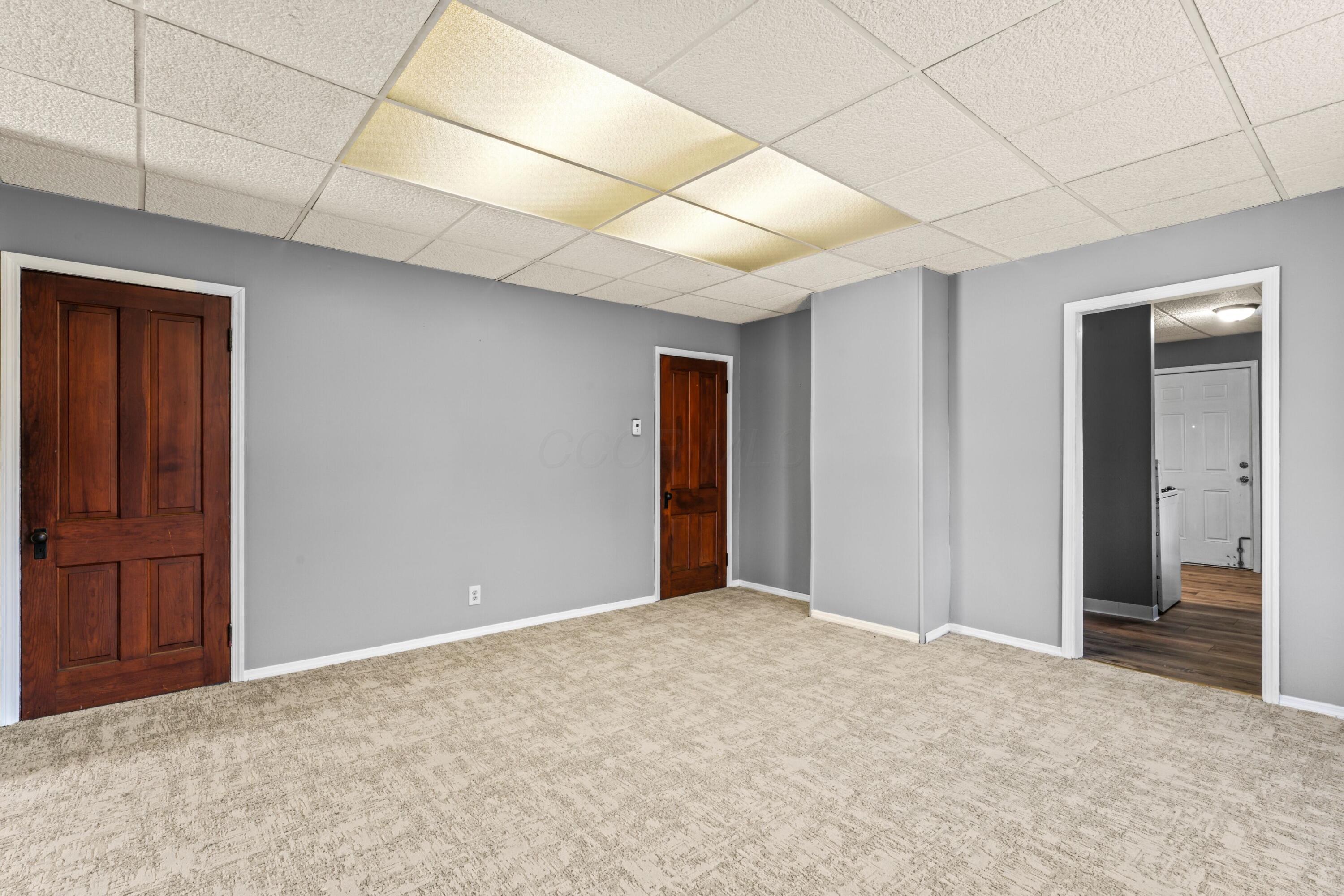 2219 W Broad Street Property Photo 29