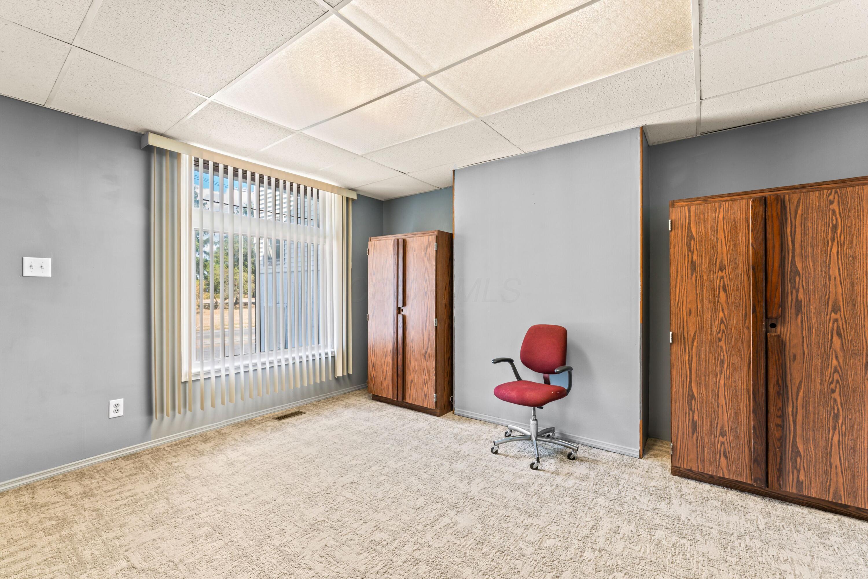 2219 W Broad Street Property Photo 30