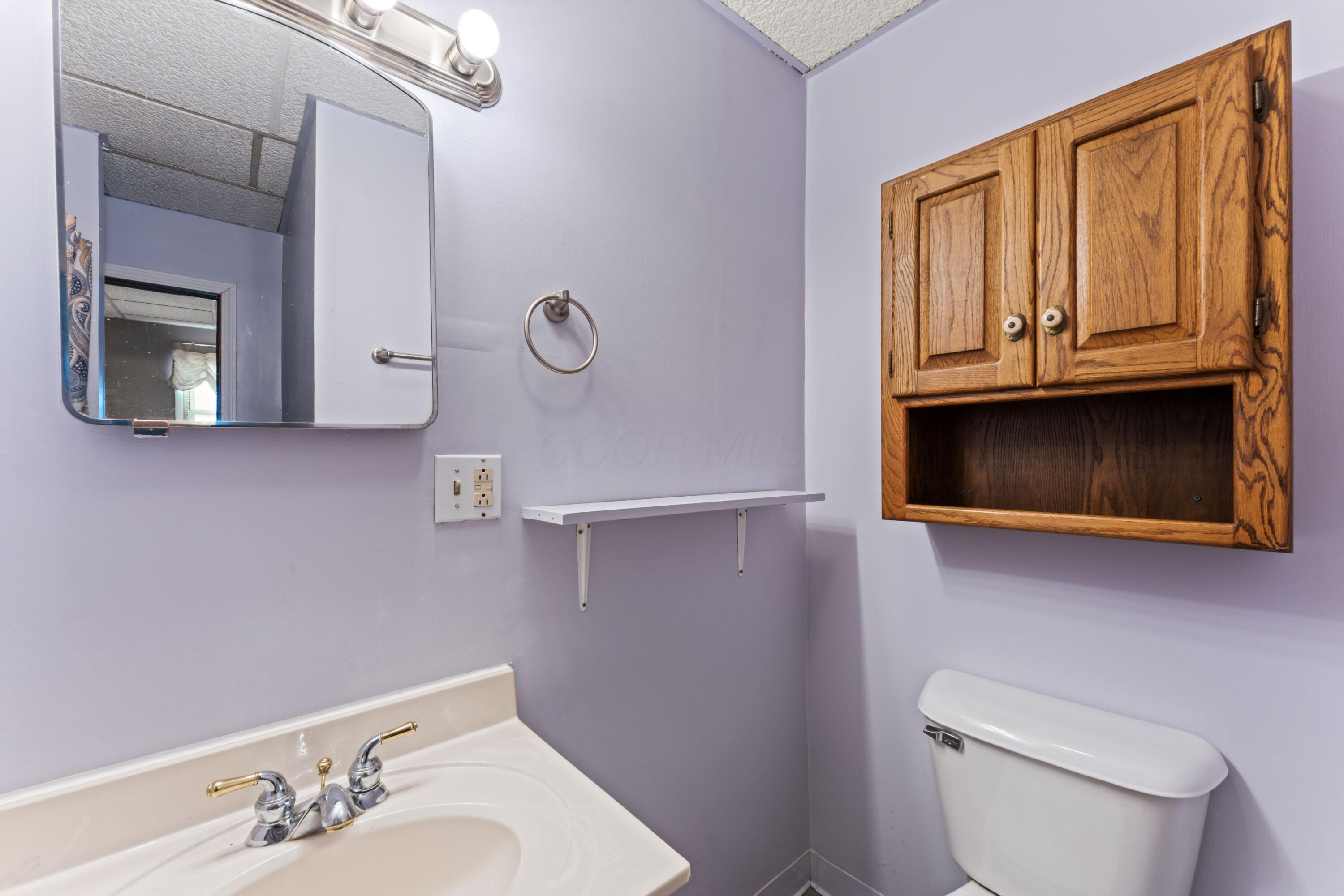 2219 W Broad Street Property Photo 32