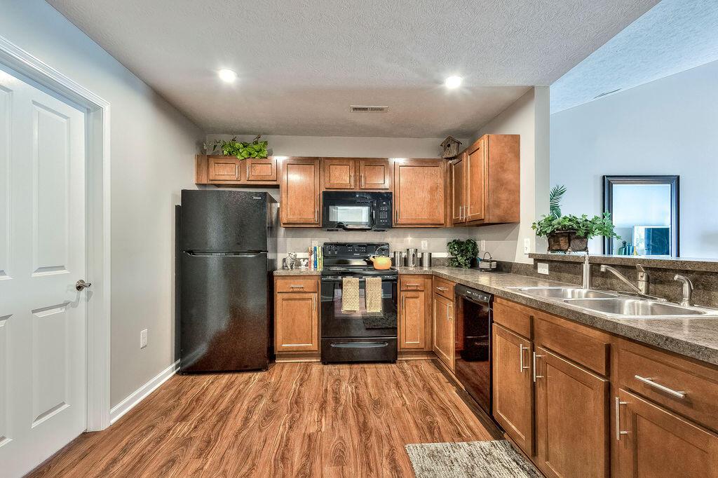 124 Town Center Loop Property Photo 2