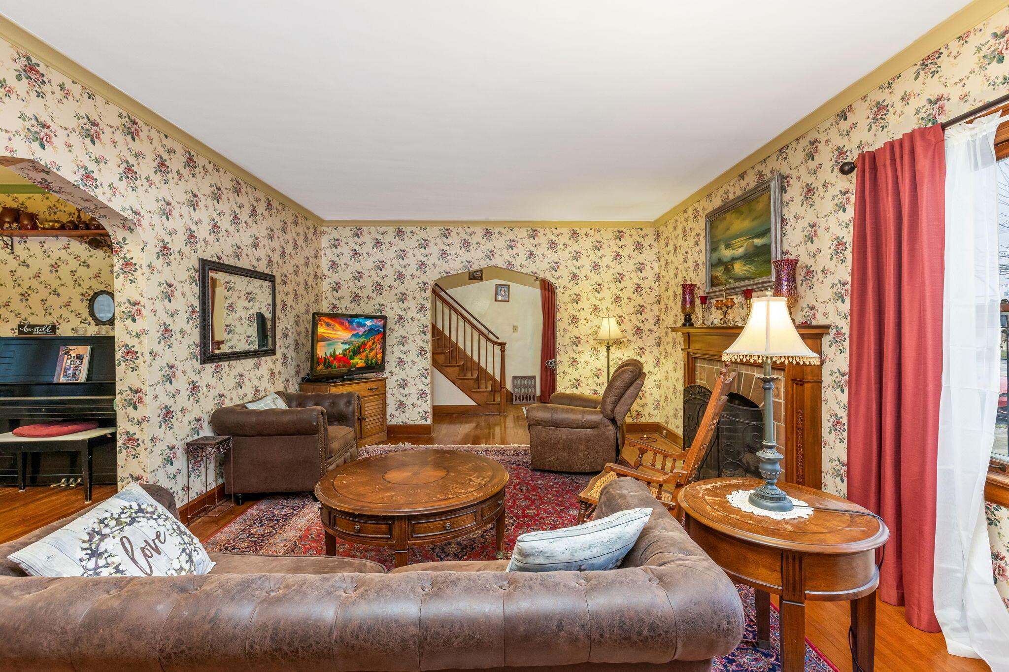 3789 Broadway Property Photo 8
