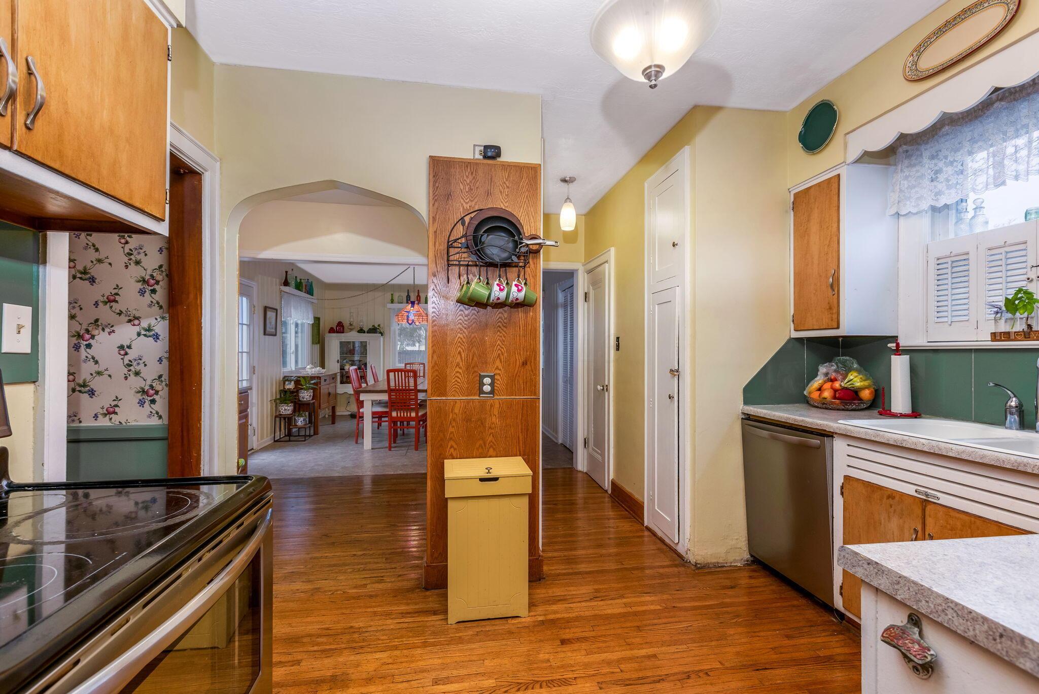 3789 Broadway Property Photo 17