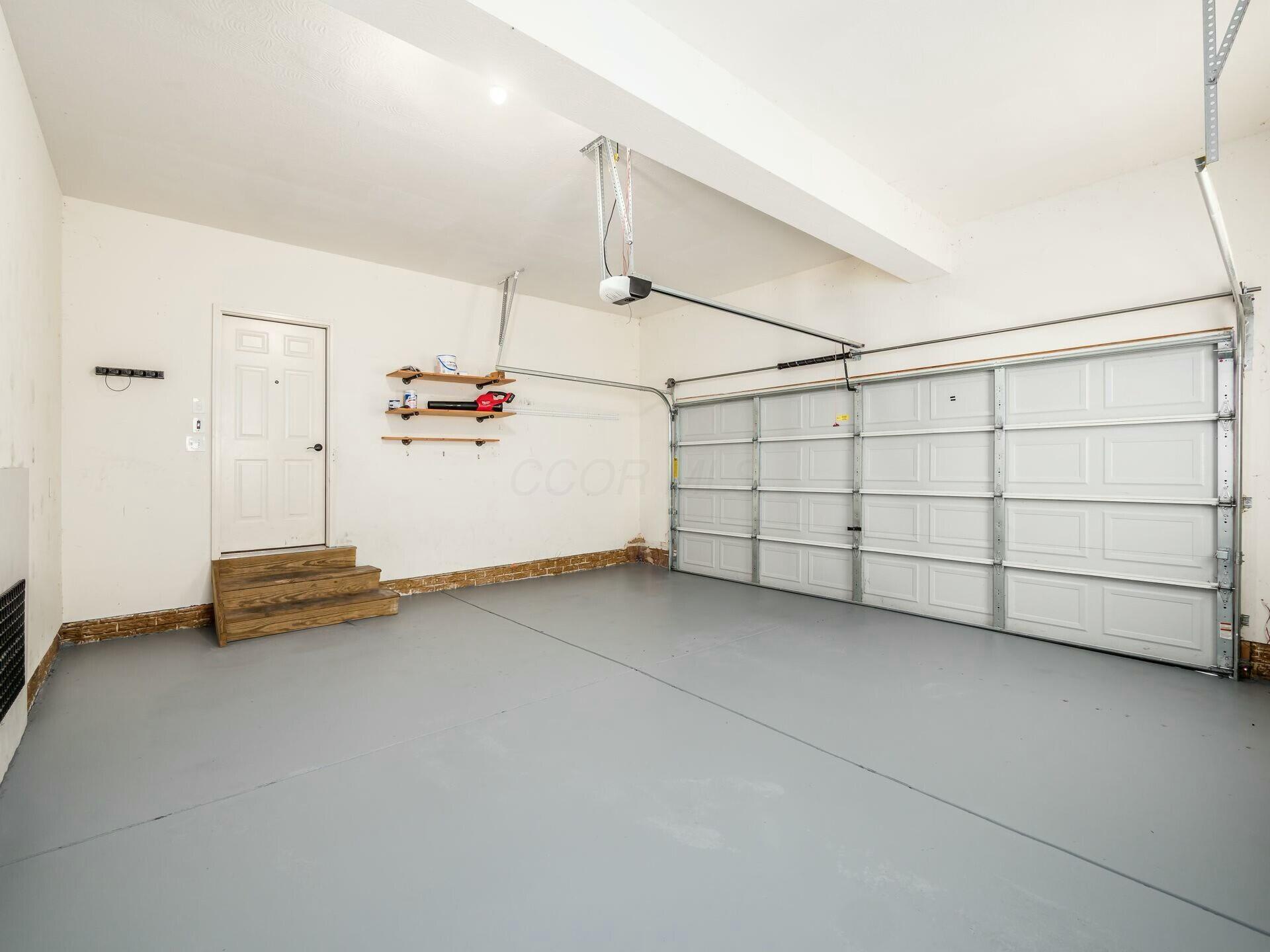 101 White Barn Parkway Property Photo 24