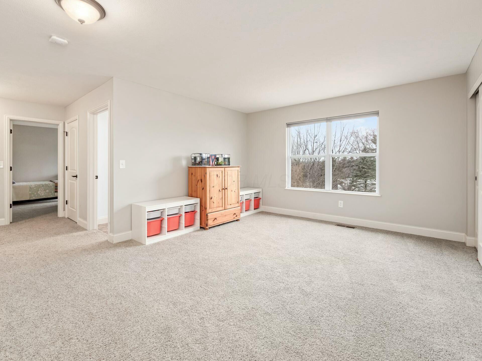 101 White Barn Parkway Property Photo 28