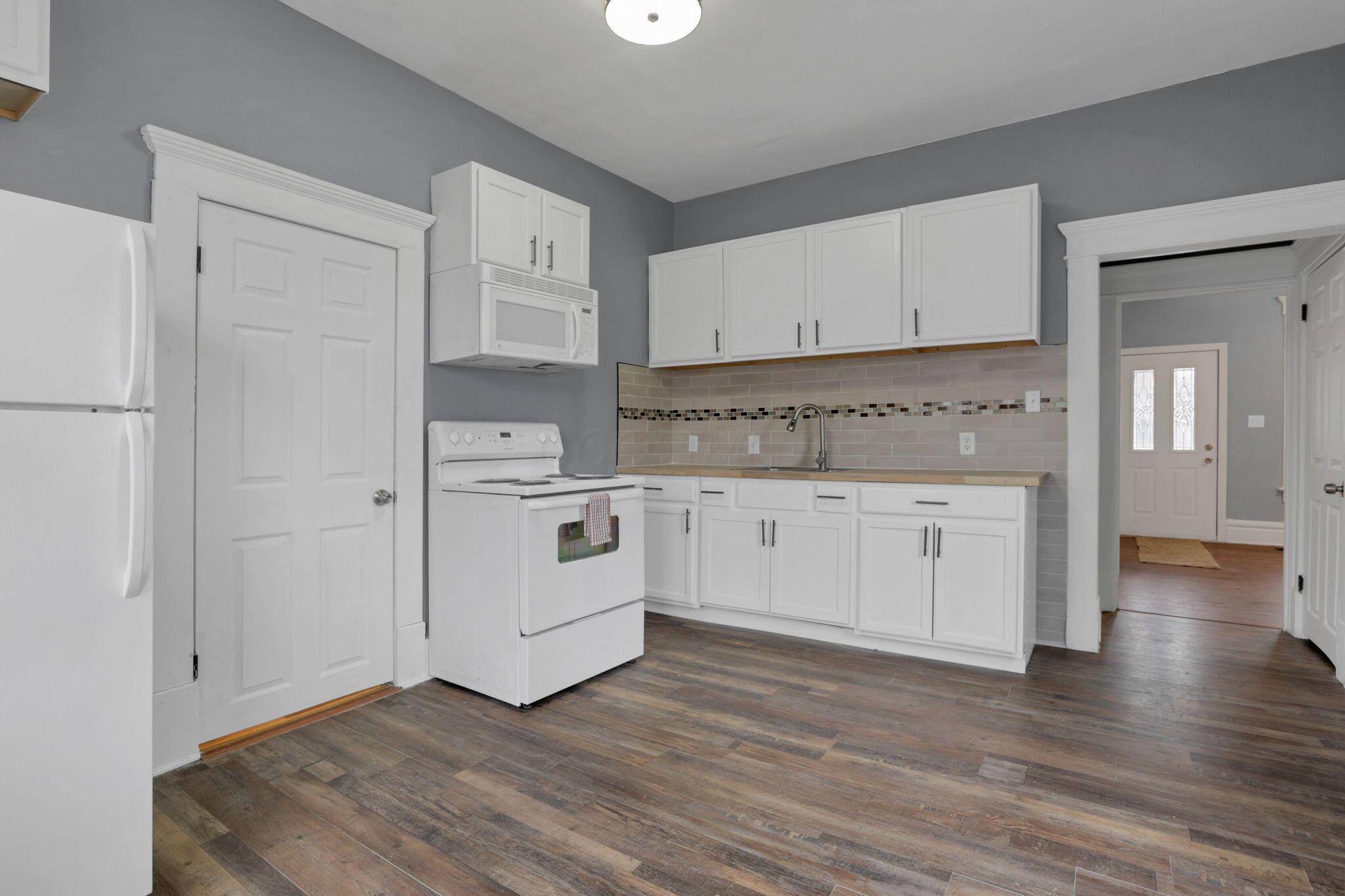 1567 Genessee Avenue Property Photo 13