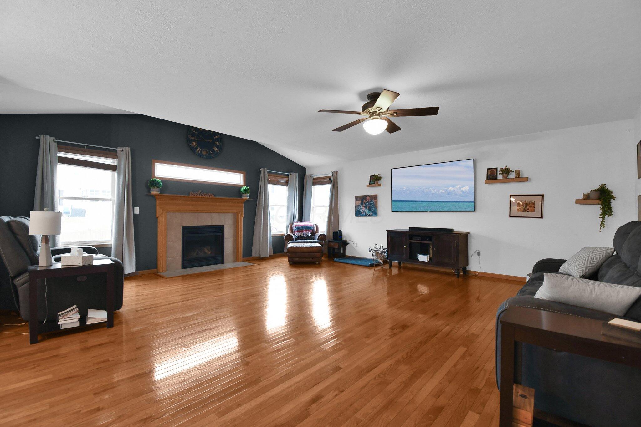 115 Sapphire Ice Drive Property Photo 18