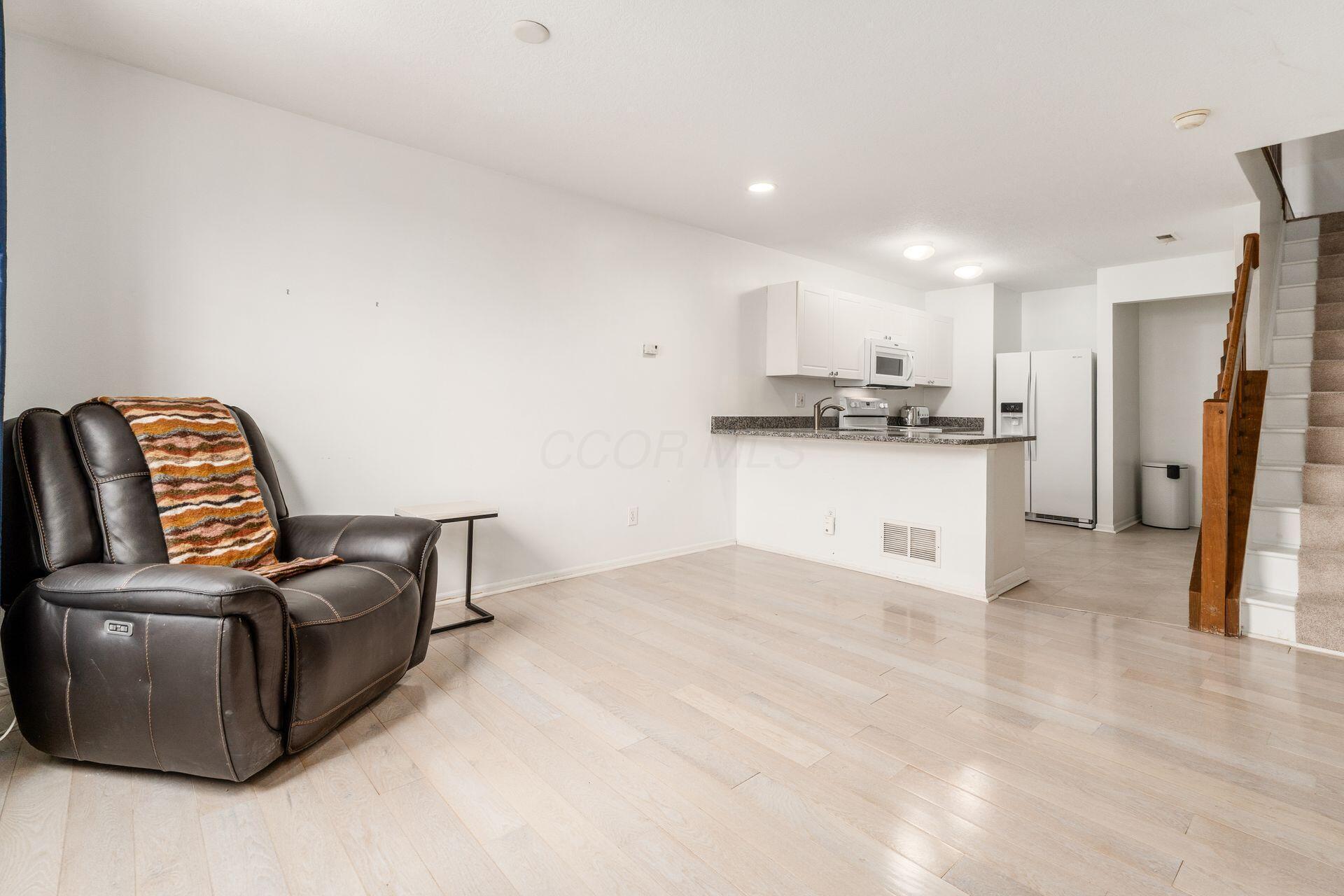 7083 Gallant Fox Drive, 4 Property Photo 4