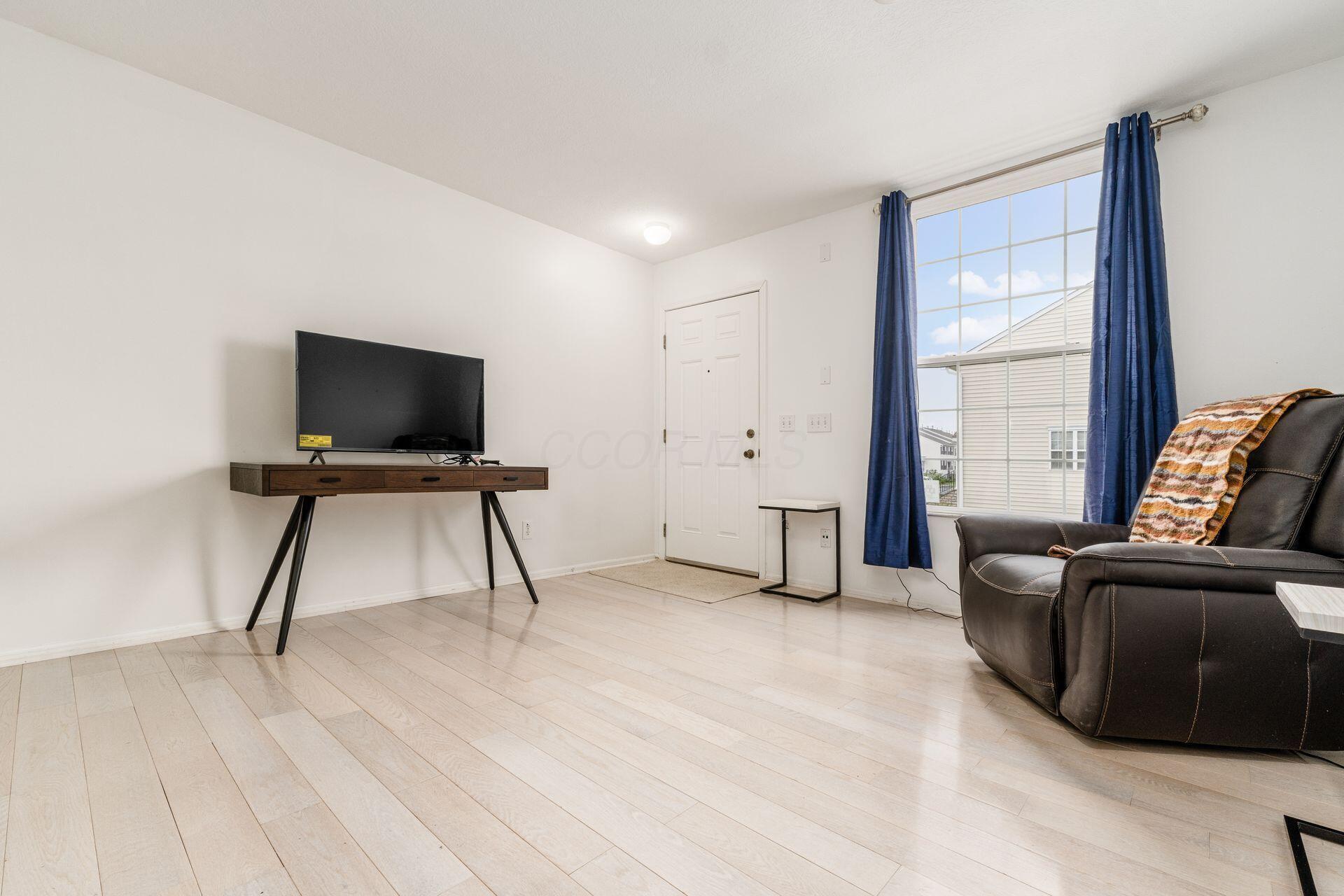 7083 Gallant Fox Drive, 4 Property Photo 5