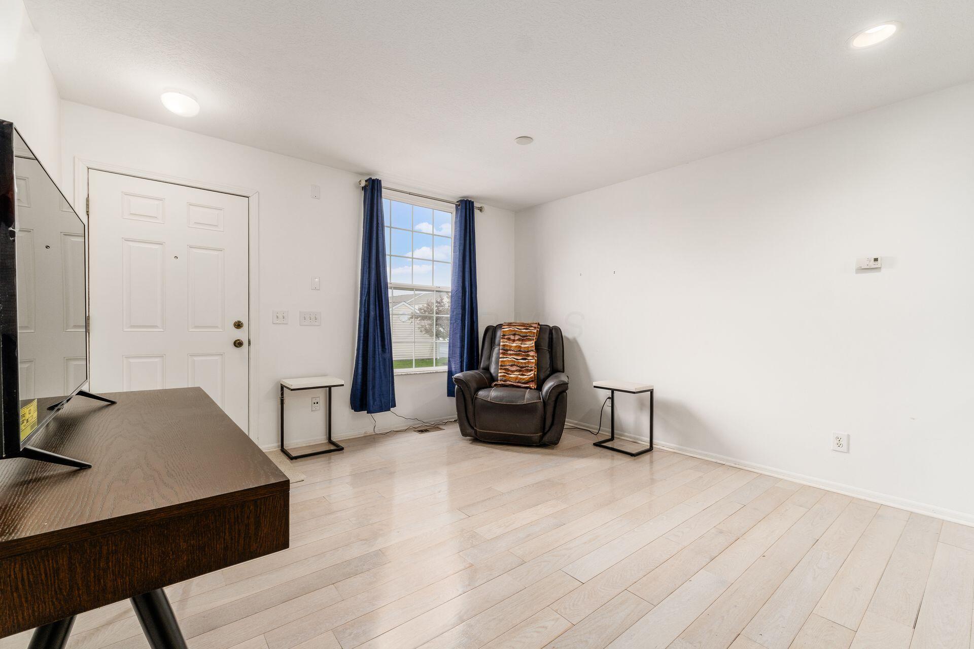 7083 Gallant Fox Drive, 4 Property Photo 6