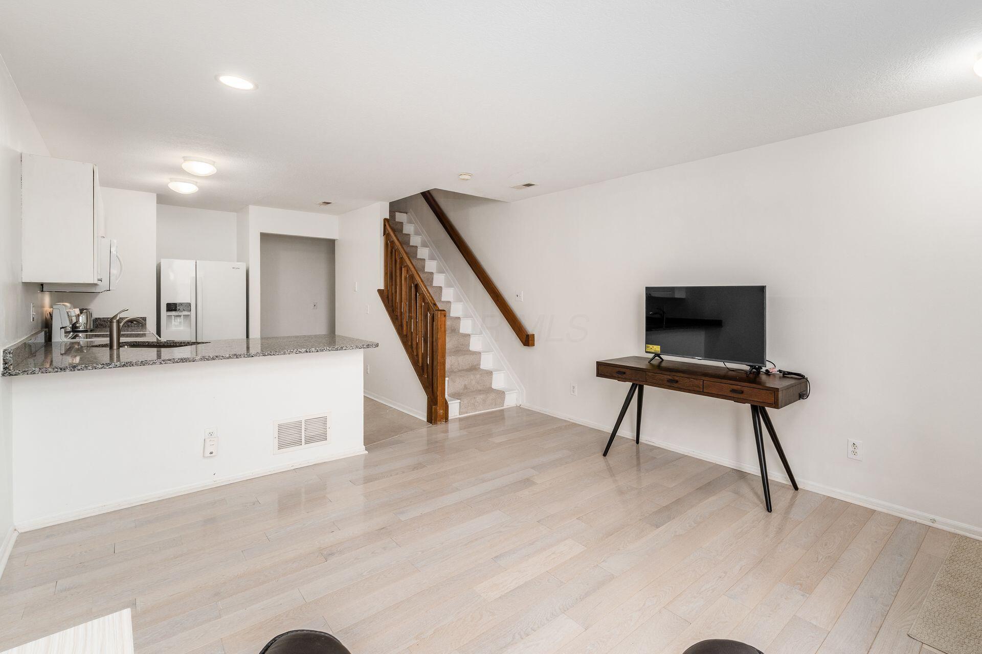7083 Gallant Fox Drive, 4 Property Photo 7