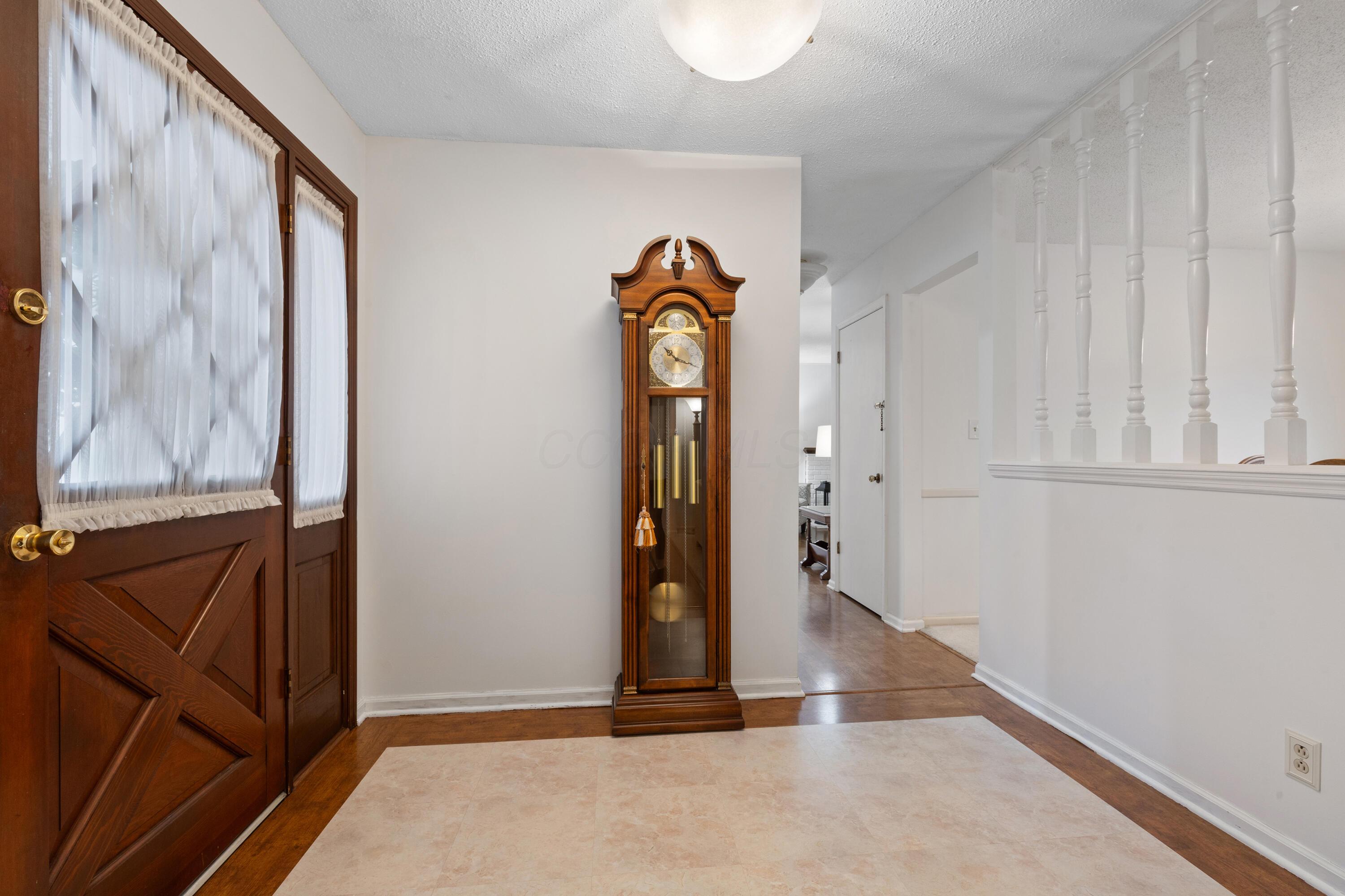 571 Waterbury Boulevard Property Photo 7