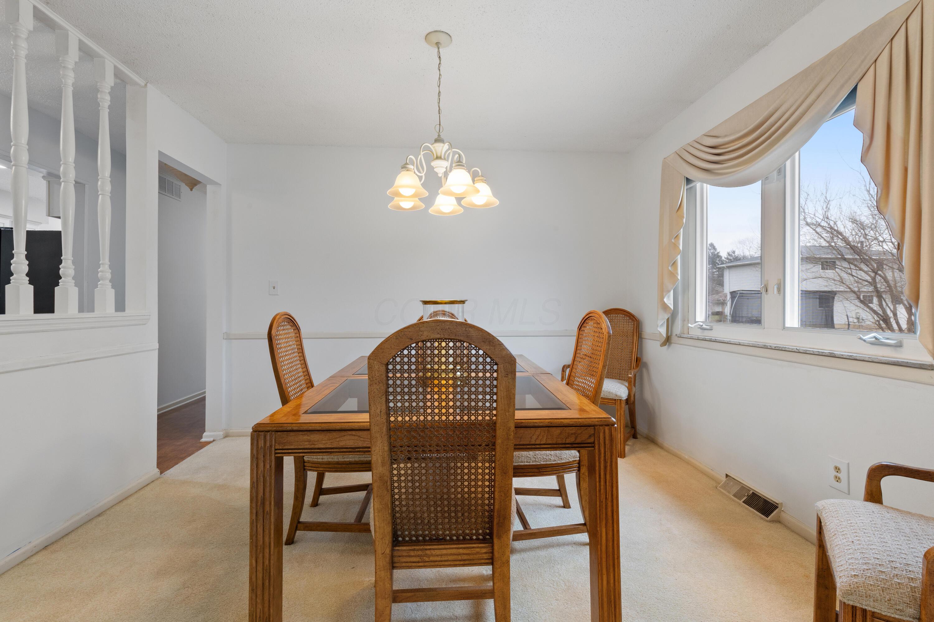 571 Waterbury Boulevard Property Photo 9