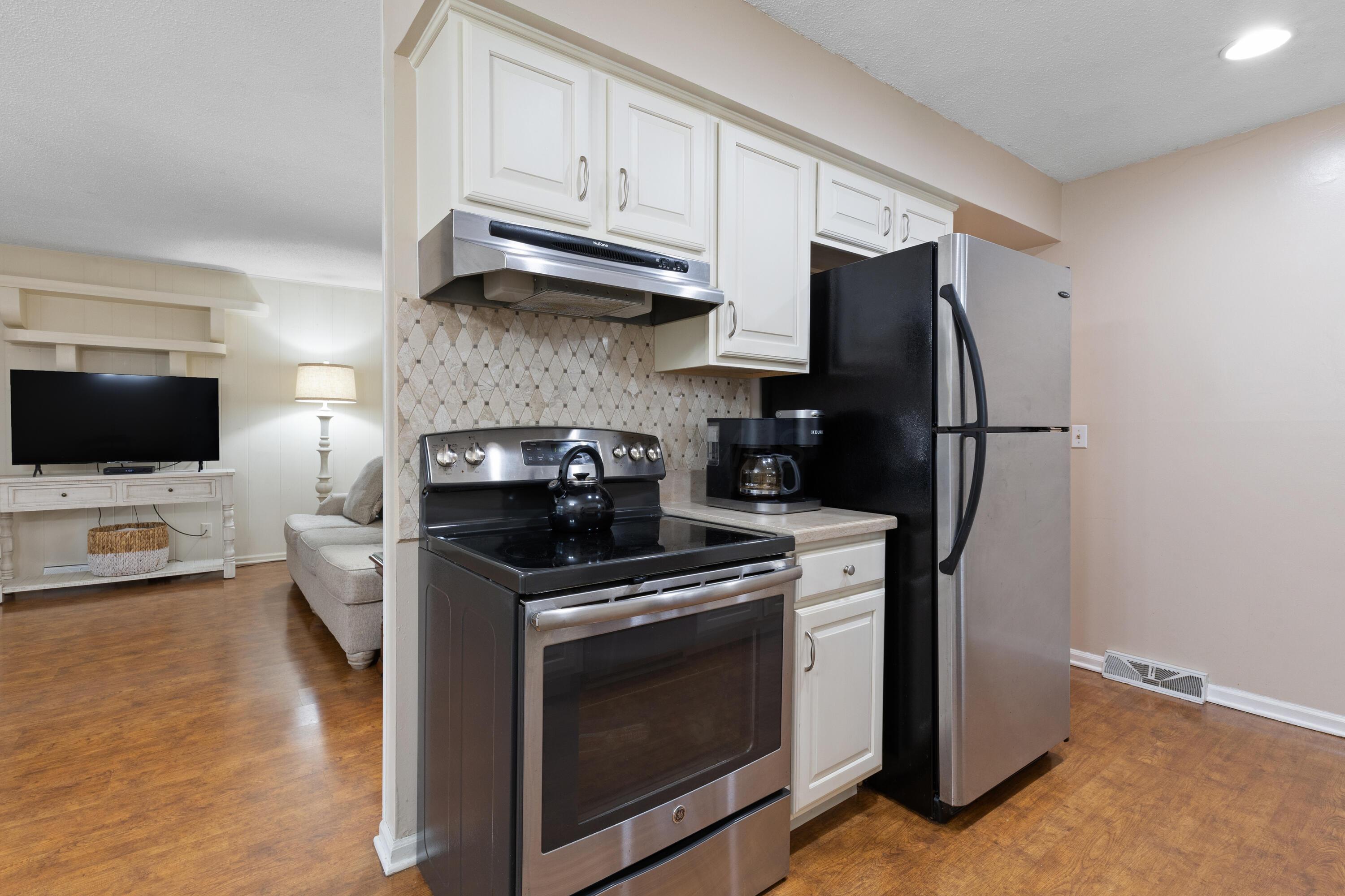 571 Waterbury Boulevard Property Photo 13