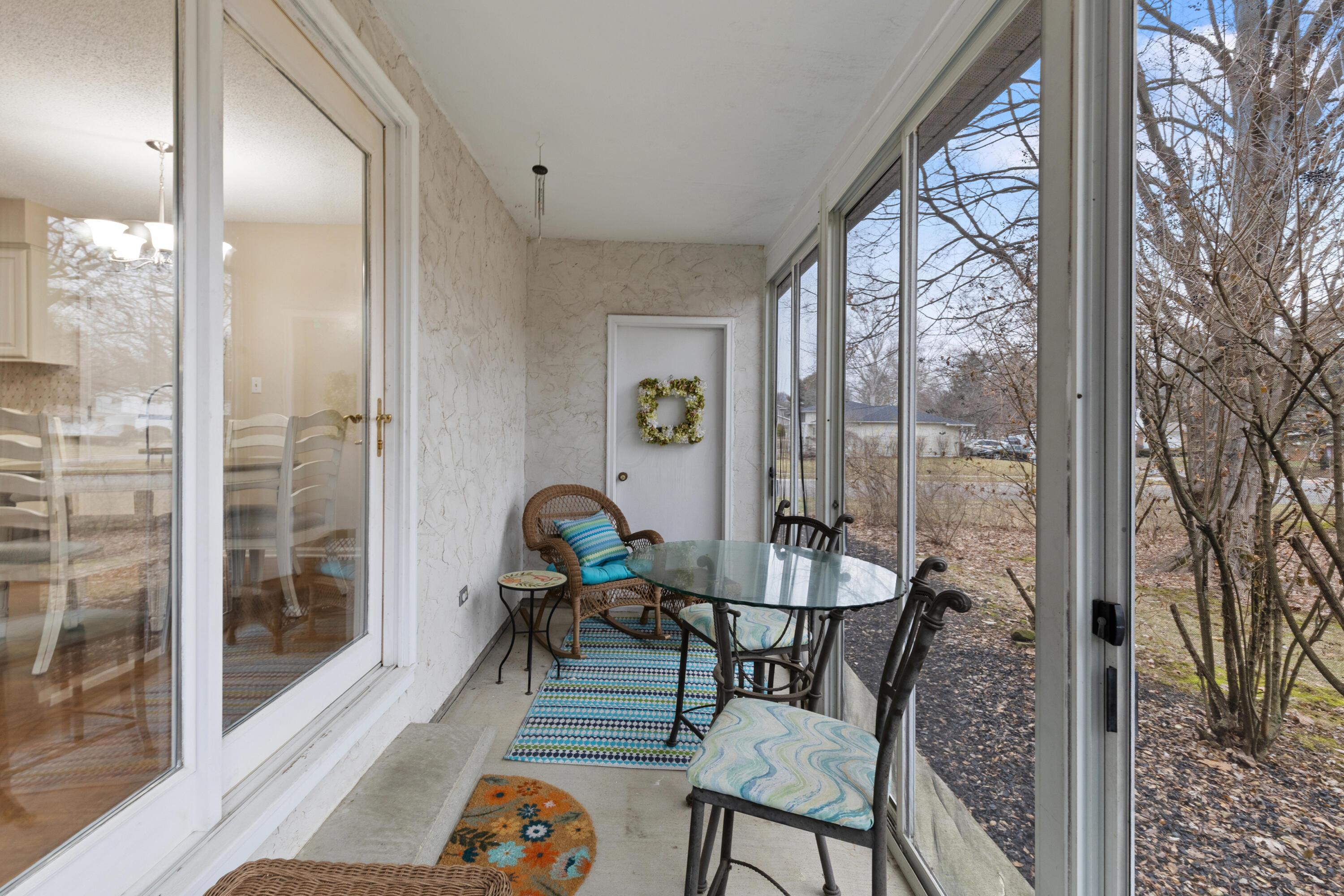571 Waterbury Boulevard Property Photo 22
