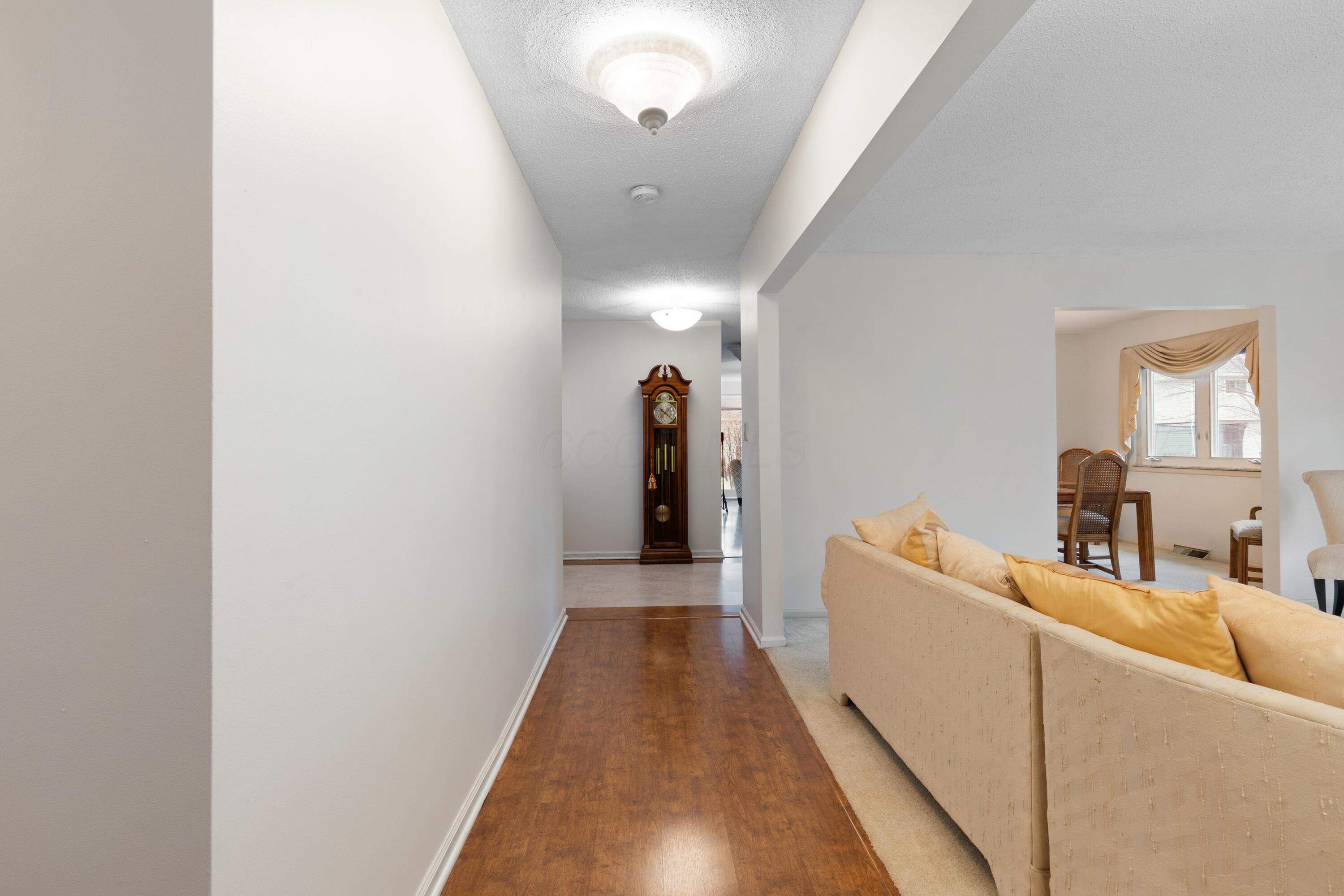 571 Waterbury Boulevard Property Photo 24