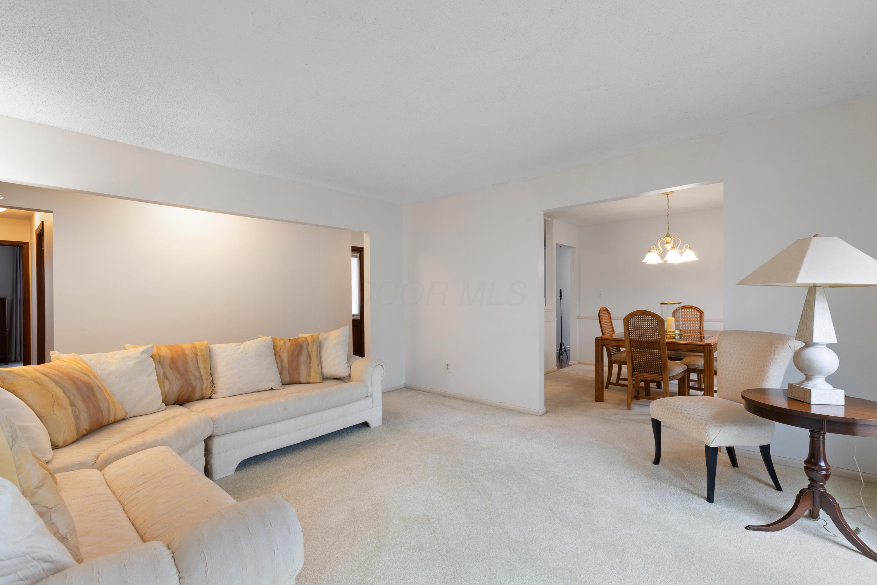 571 Waterbury Boulevard Property Photo 25