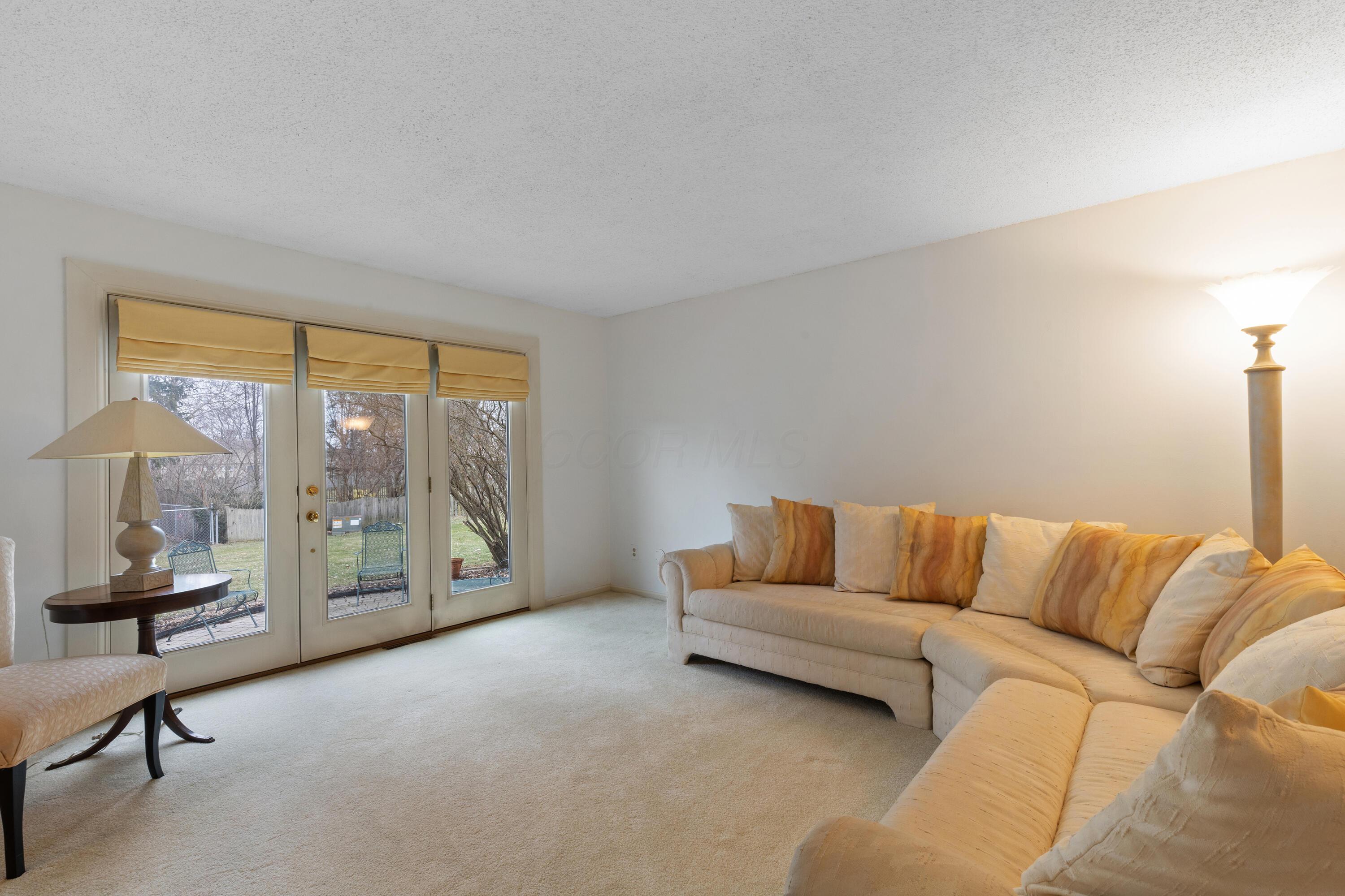 571 Waterbury Boulevard Property Photo 26