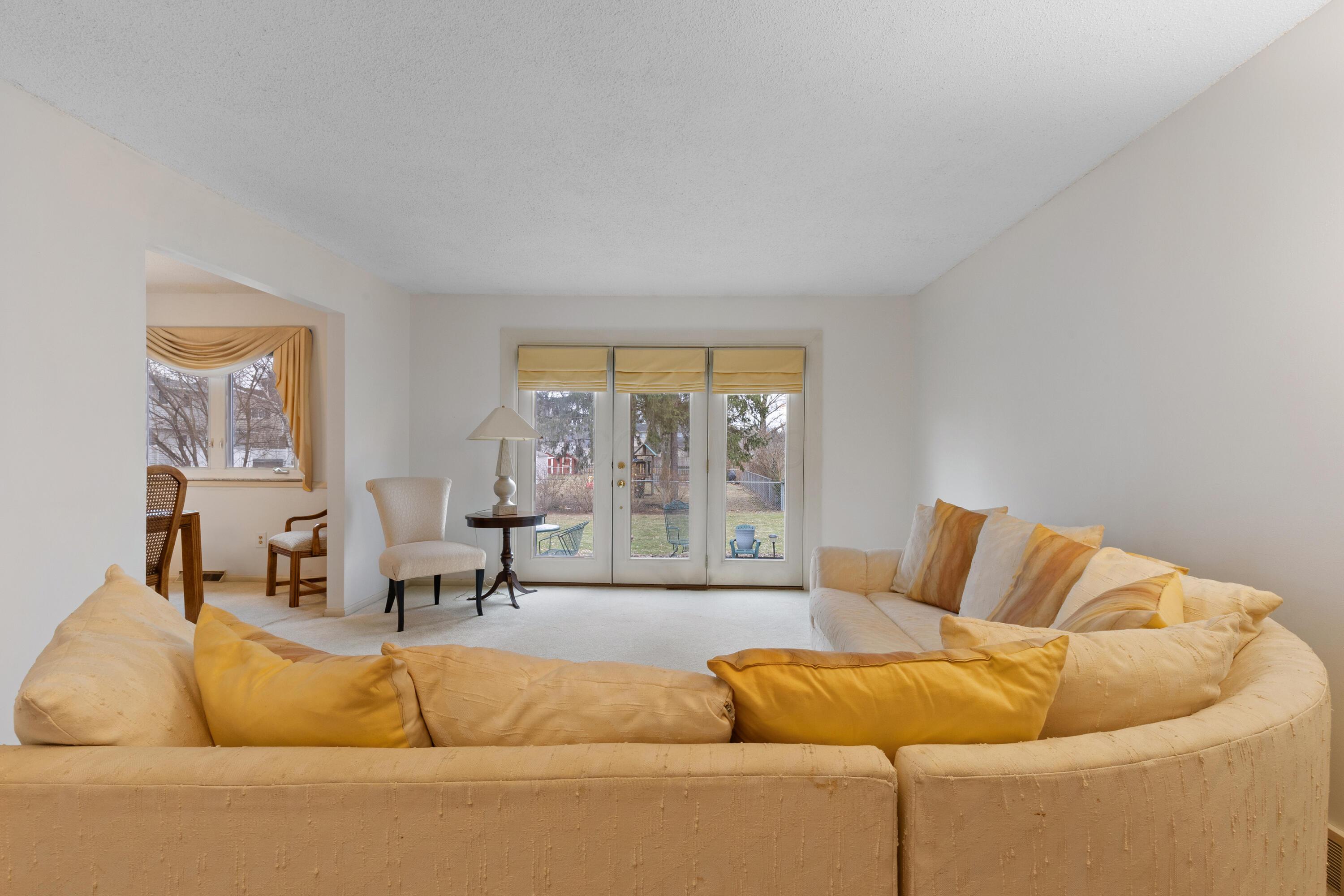 571 Waterbury Boulevard Property Photo 27