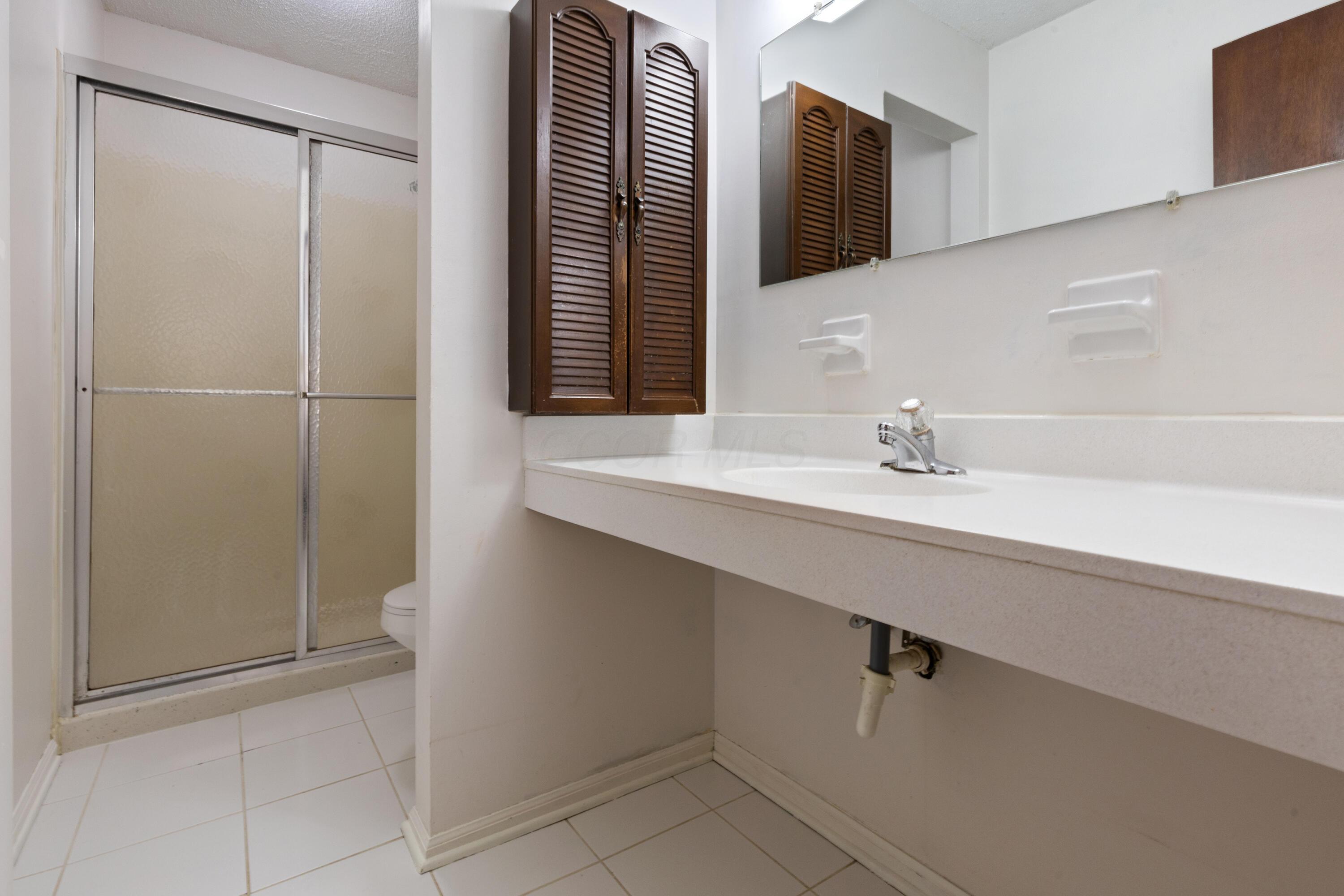 571 Waterbury Boulevard Property Photo 32