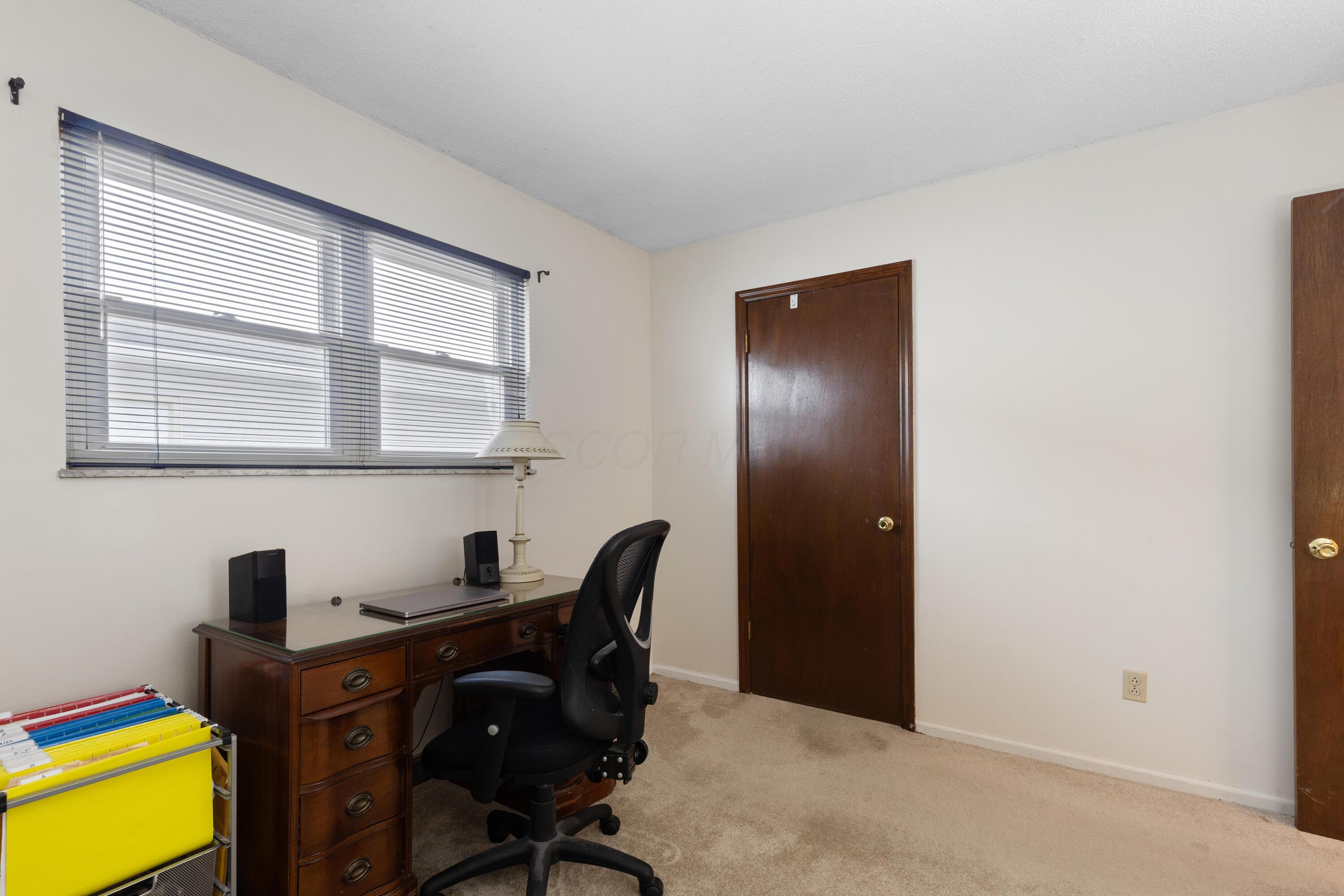 571 Waterbury Boulevard Property Photo 37
