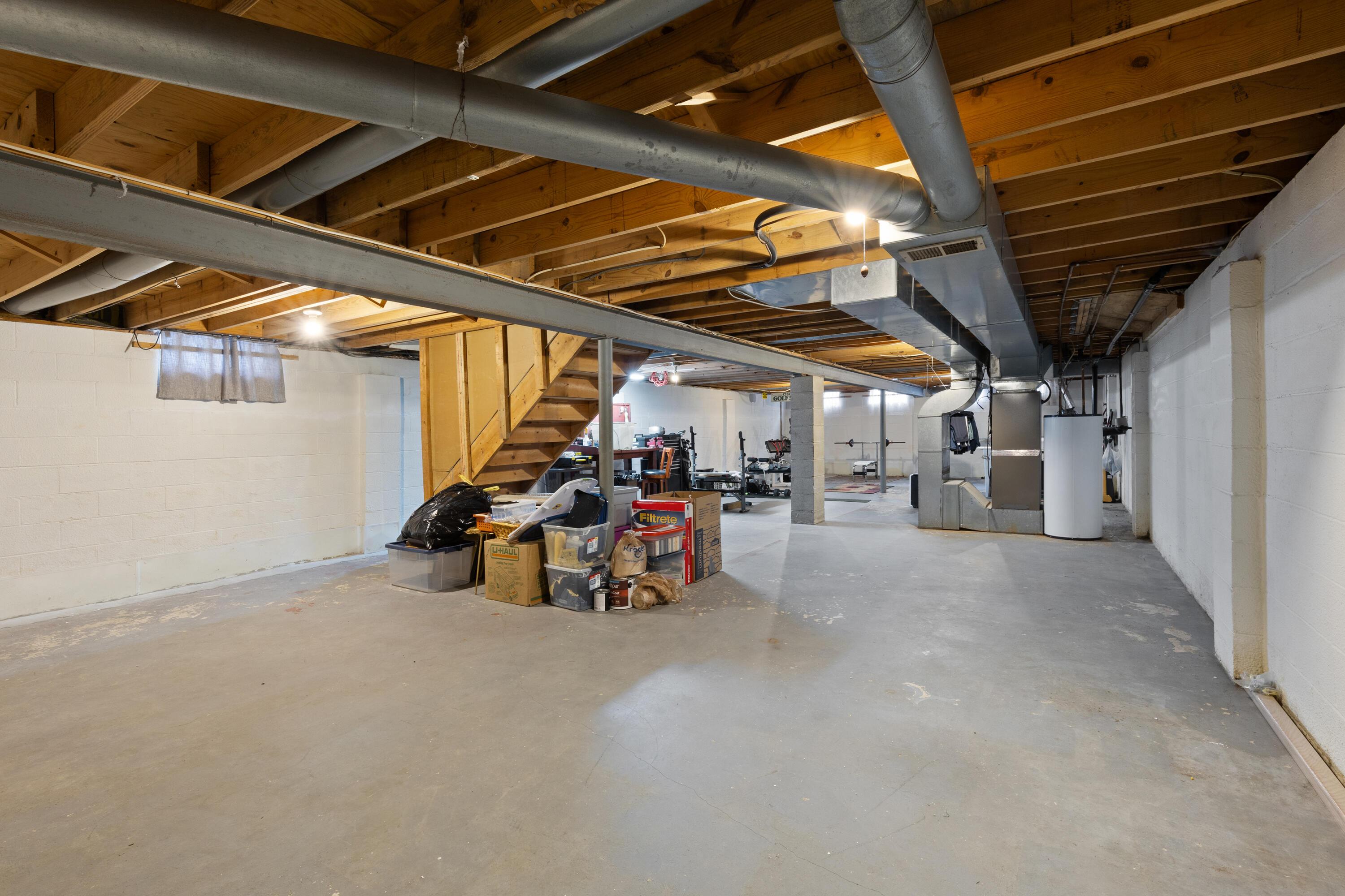 571 Waterbury Boulevard Property Photo 43