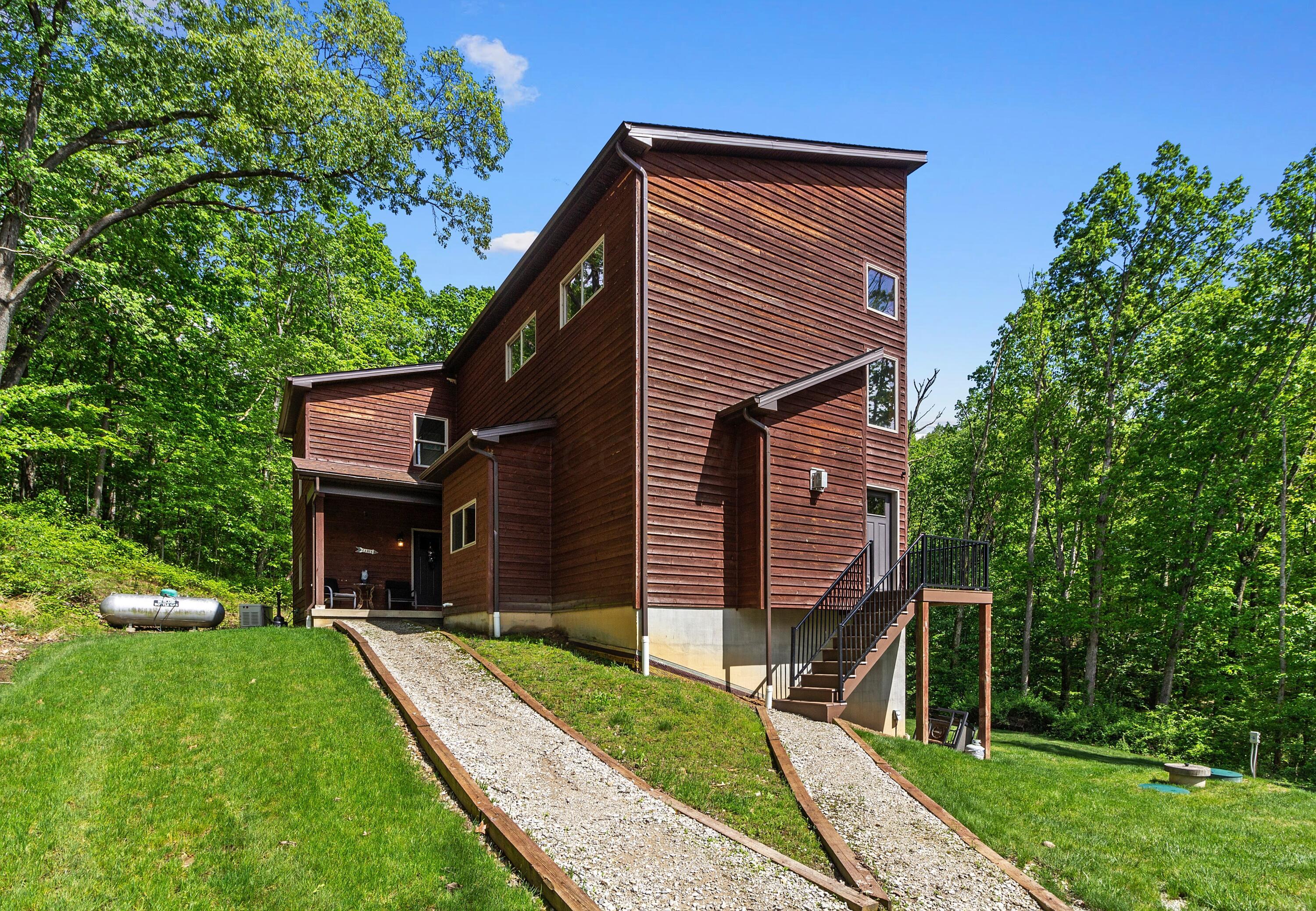18004 Buckingham Road Property Photo 1