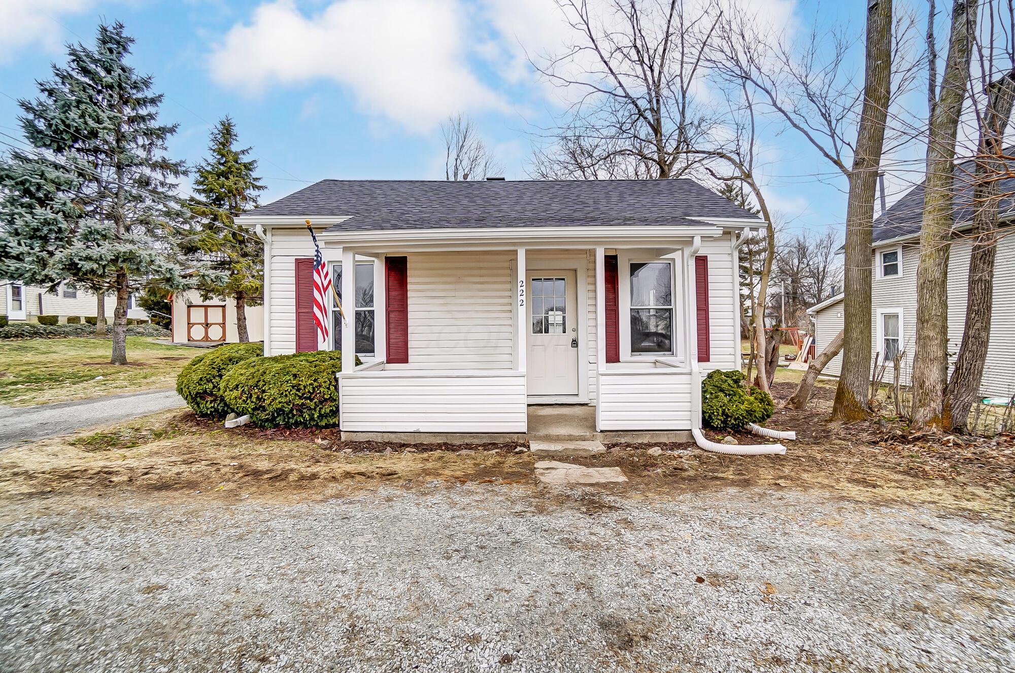 222 N College Street Property Photo 1