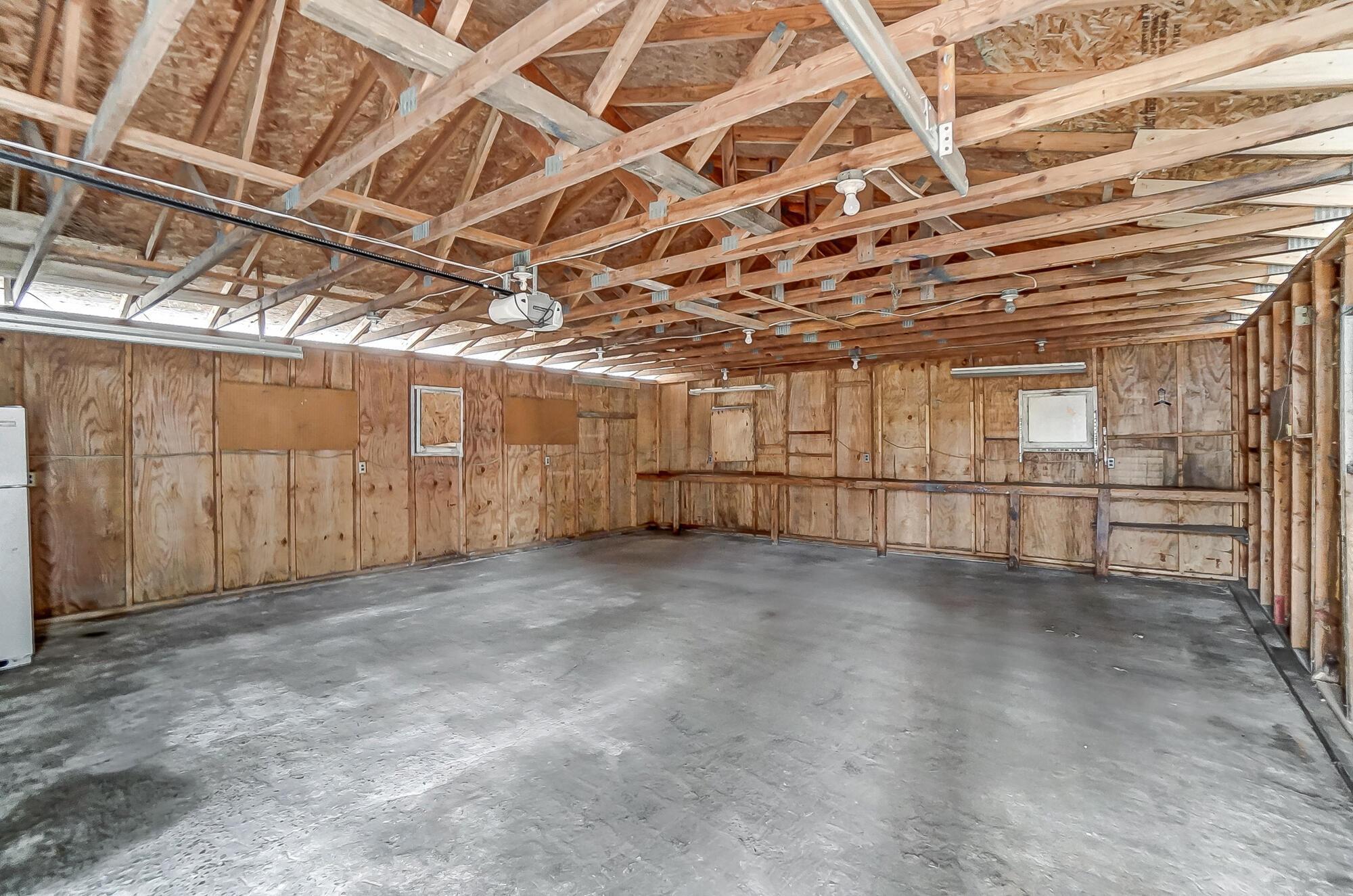 222 N College Street Property Photo 9