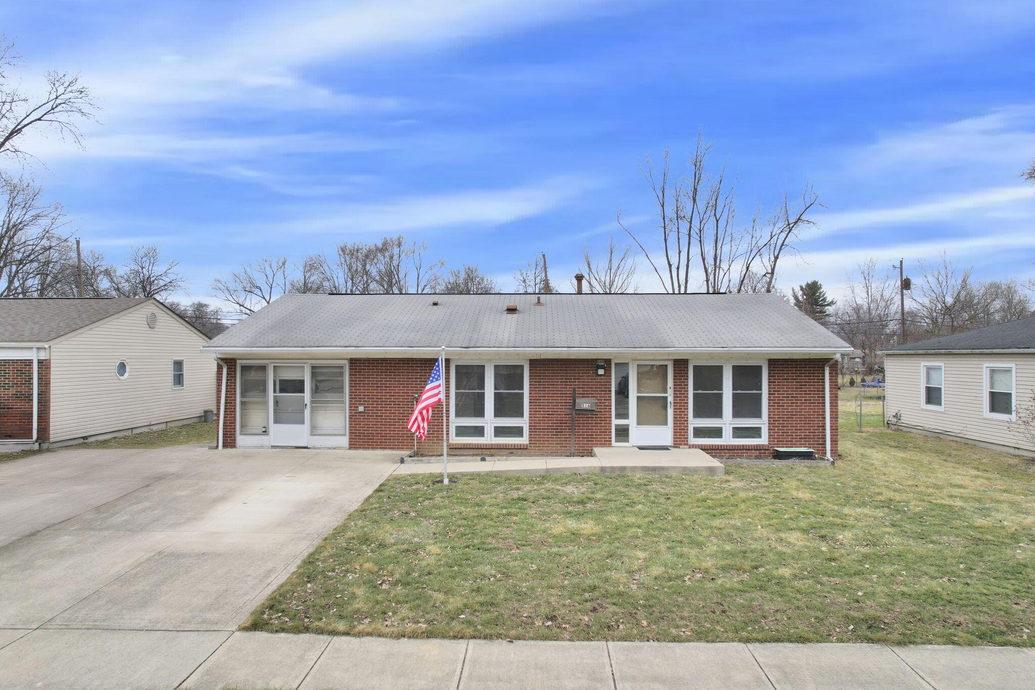 516 Daventry Lane Property Photo 1
