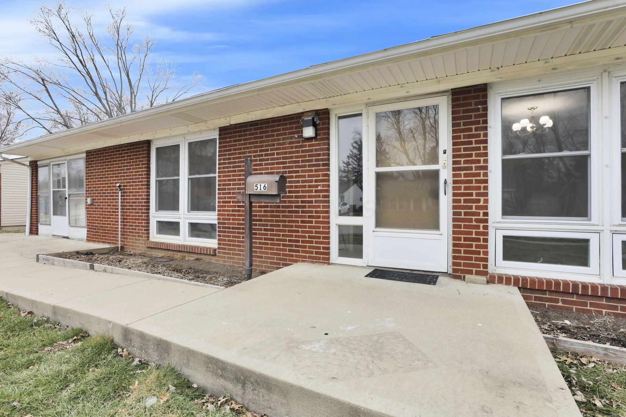 516 Daventry Lane Property Photo 4