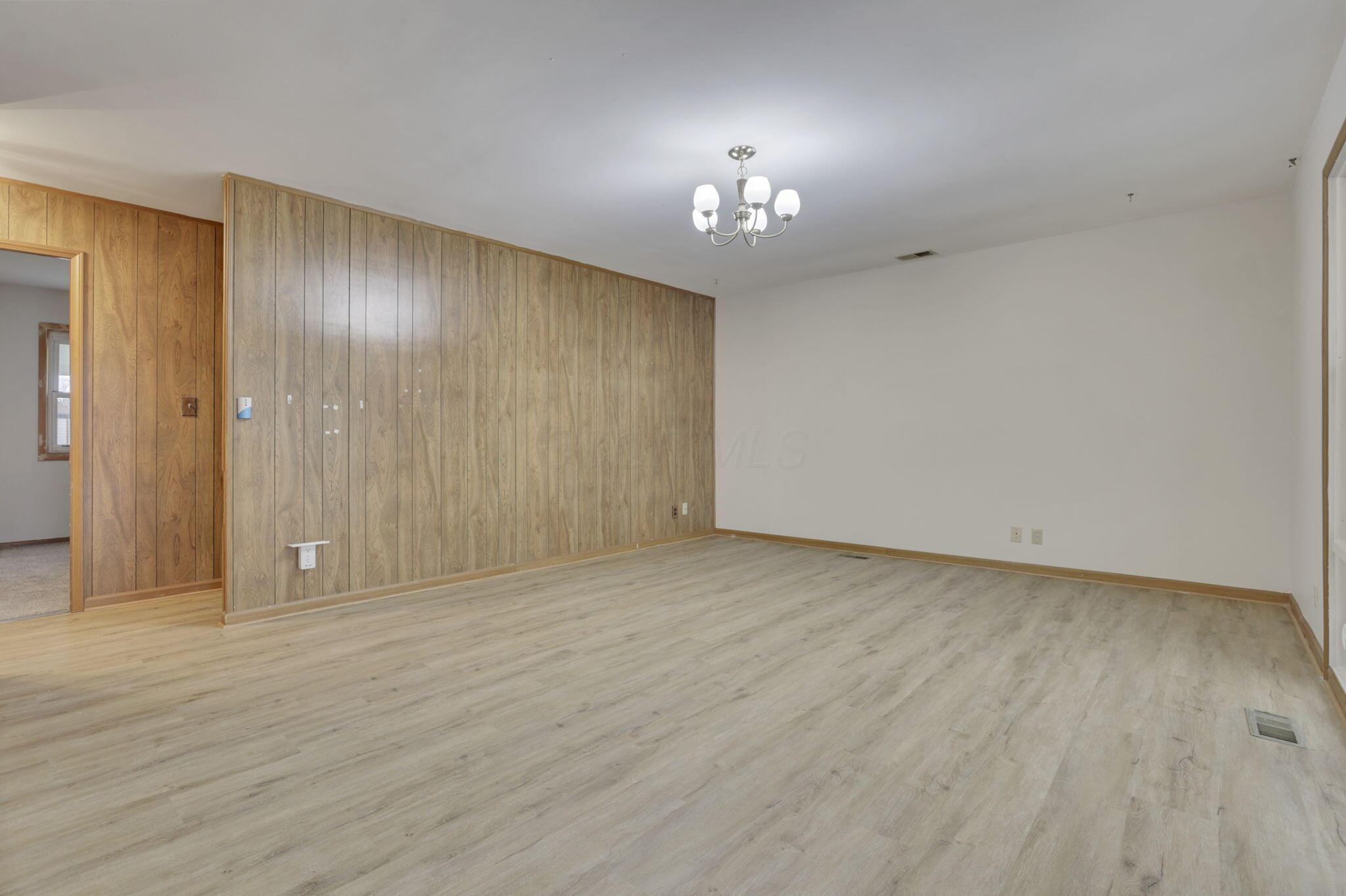 516 Daventry Lane Property Photo 6