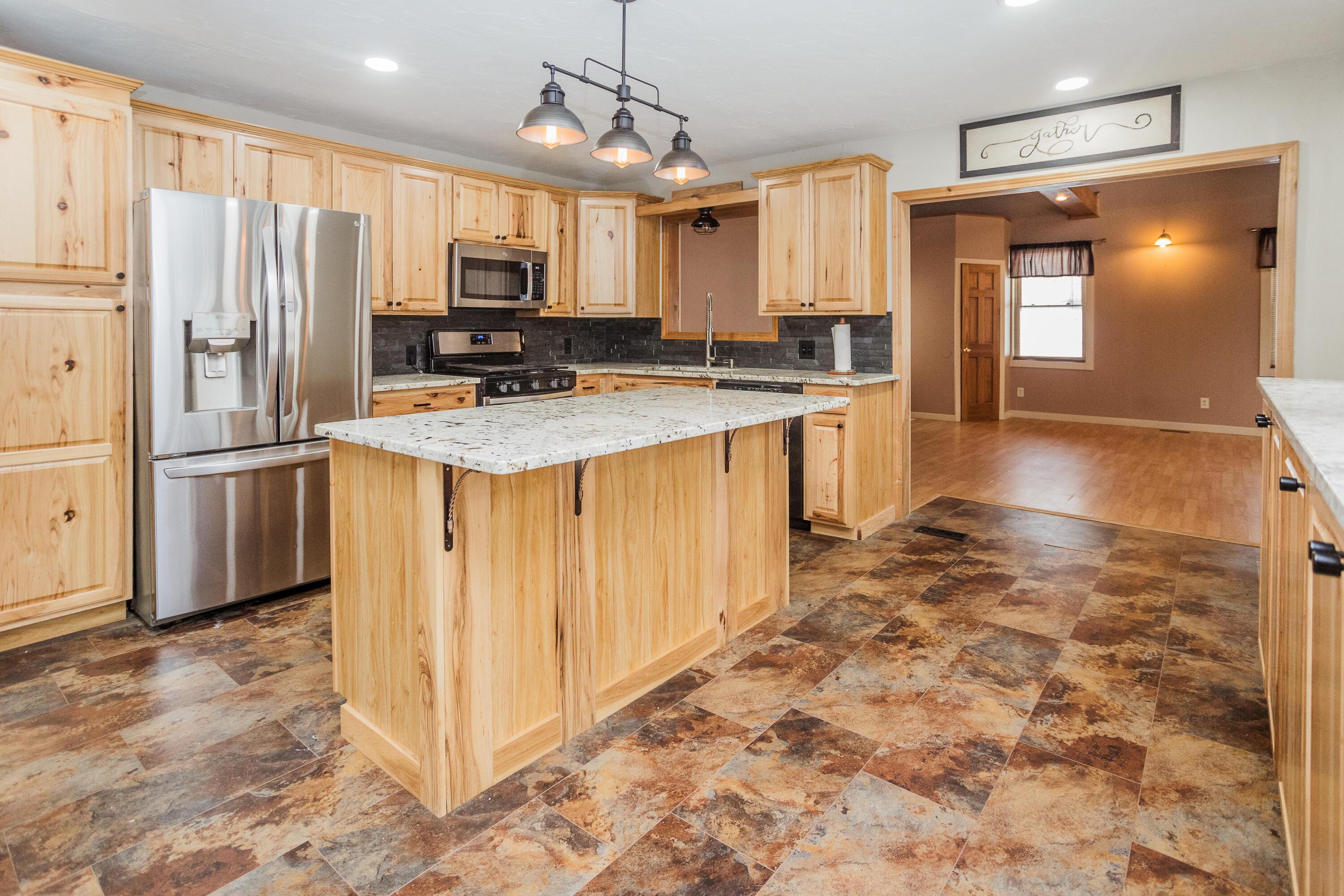 7609 Columbus Road Property Photo 4