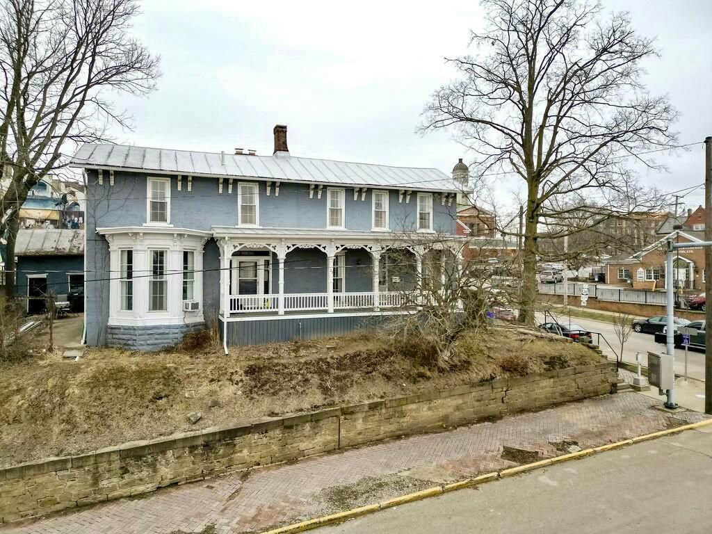 23 E Vine Street Property Photo 1