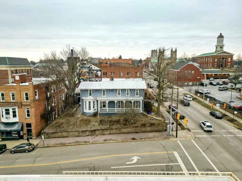23 E Vine Street Property Photo 3