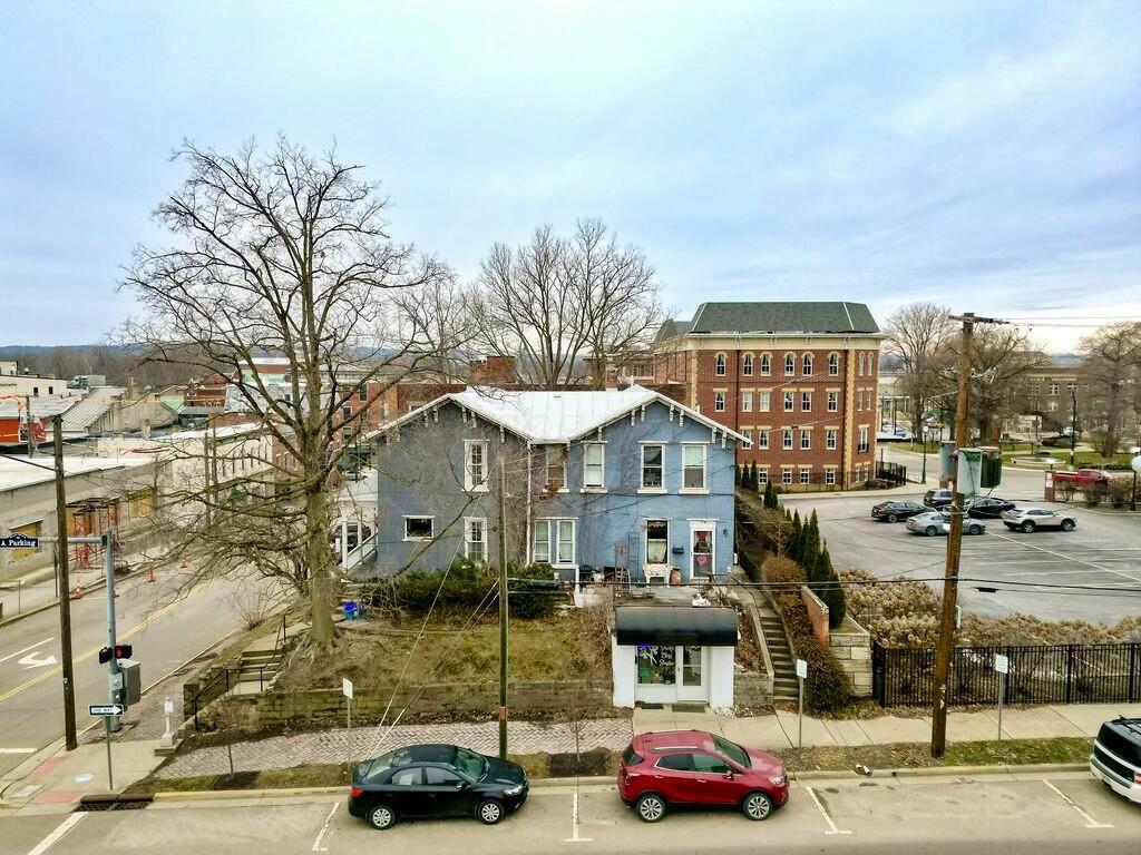 23 E Vine Street Property Photo 5