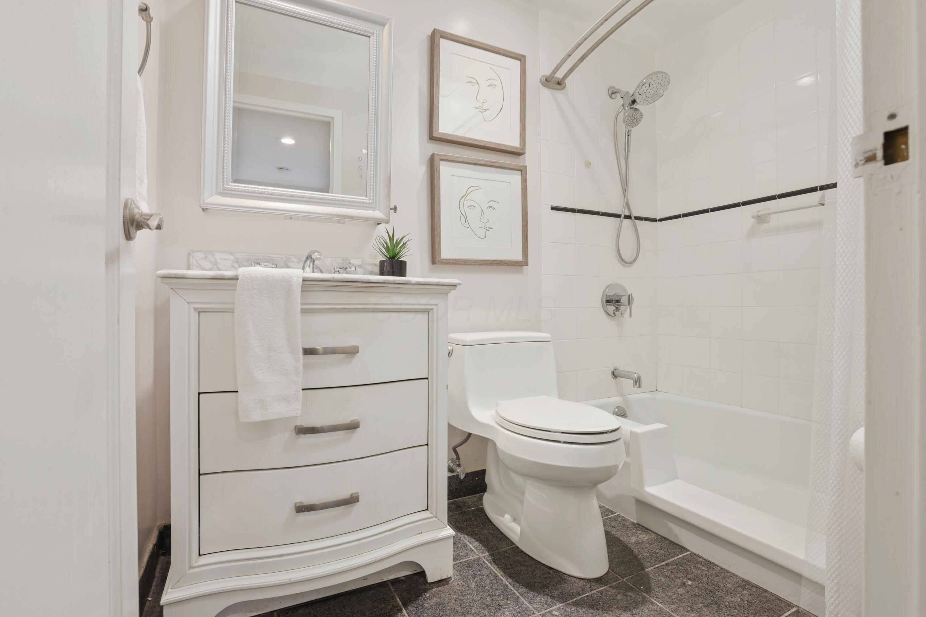 1000 Urlin Avenue, 616 Property Photo 28