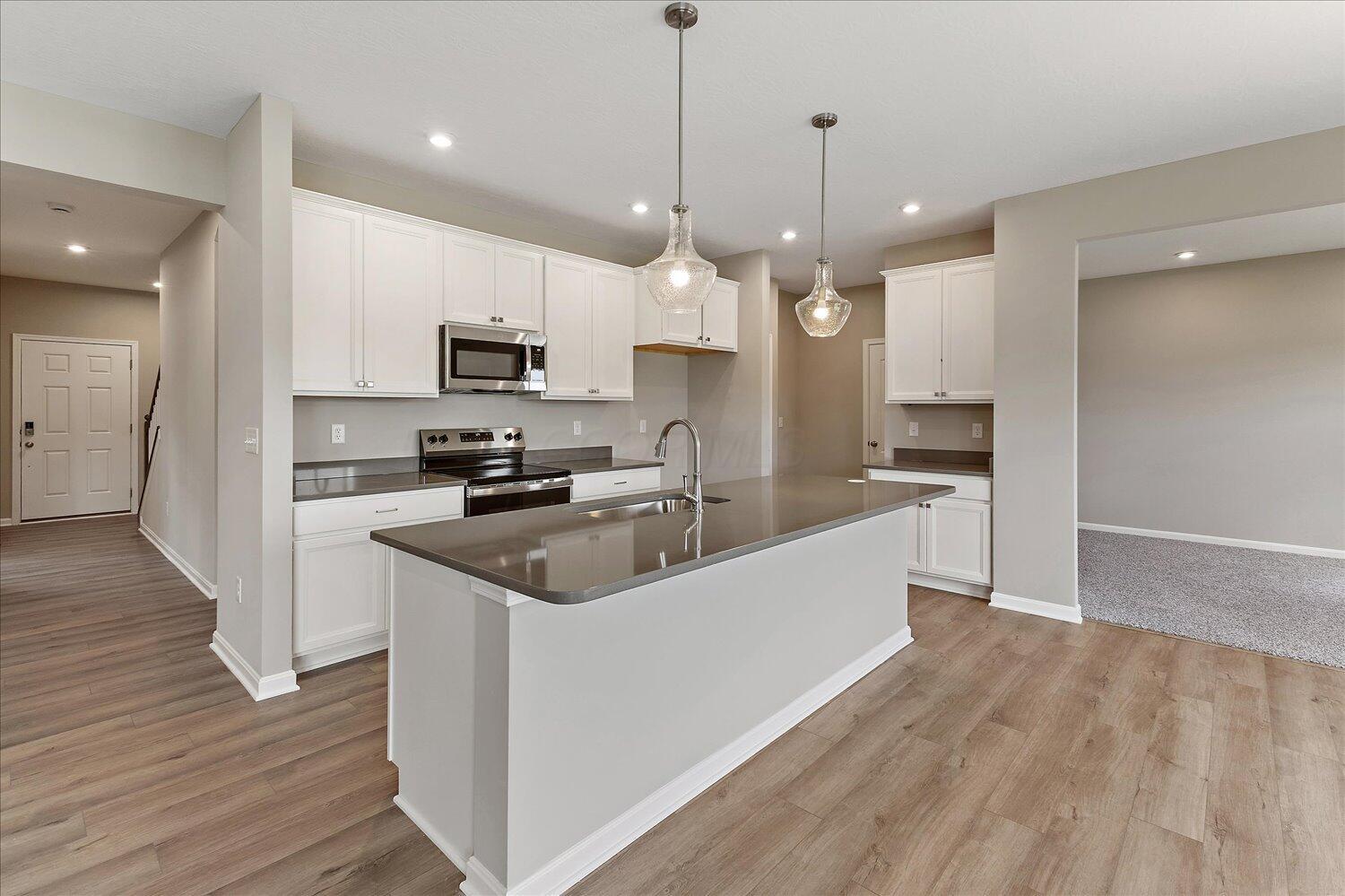 663 Deerhurst Drive Property Photo 2
