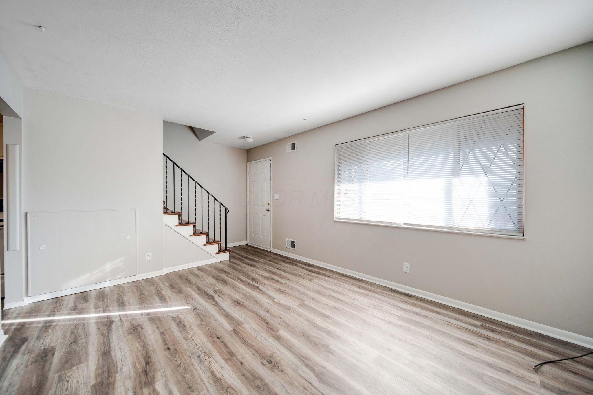 6613-6617 E Livingston Avenue Property Photo 9