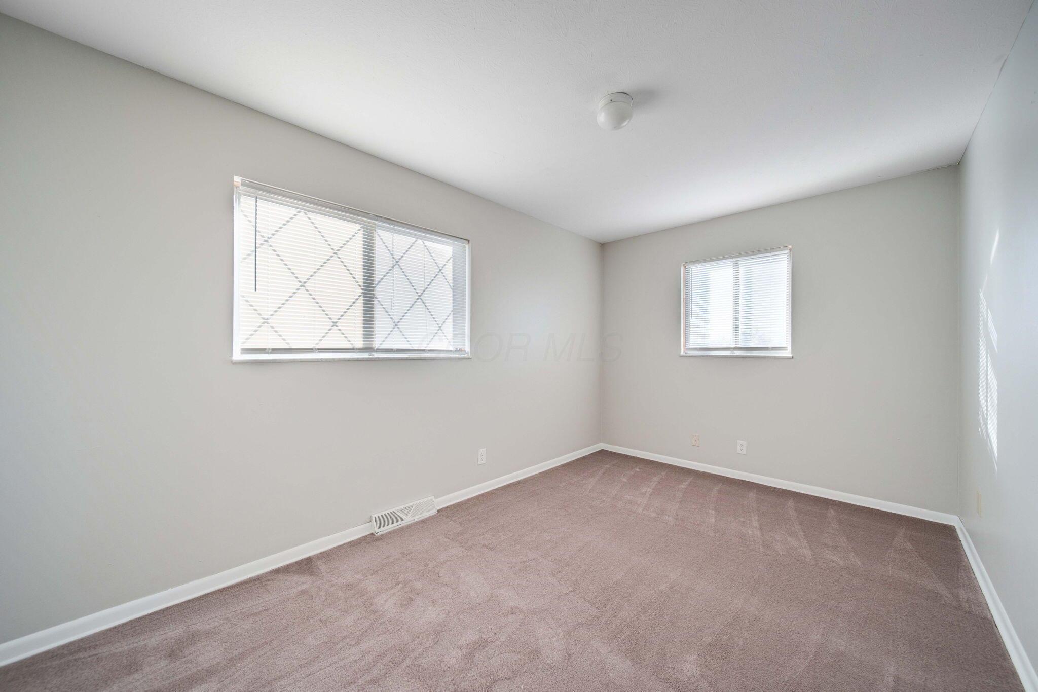 6613-6617 E Livingston Avenue Property Photo 21